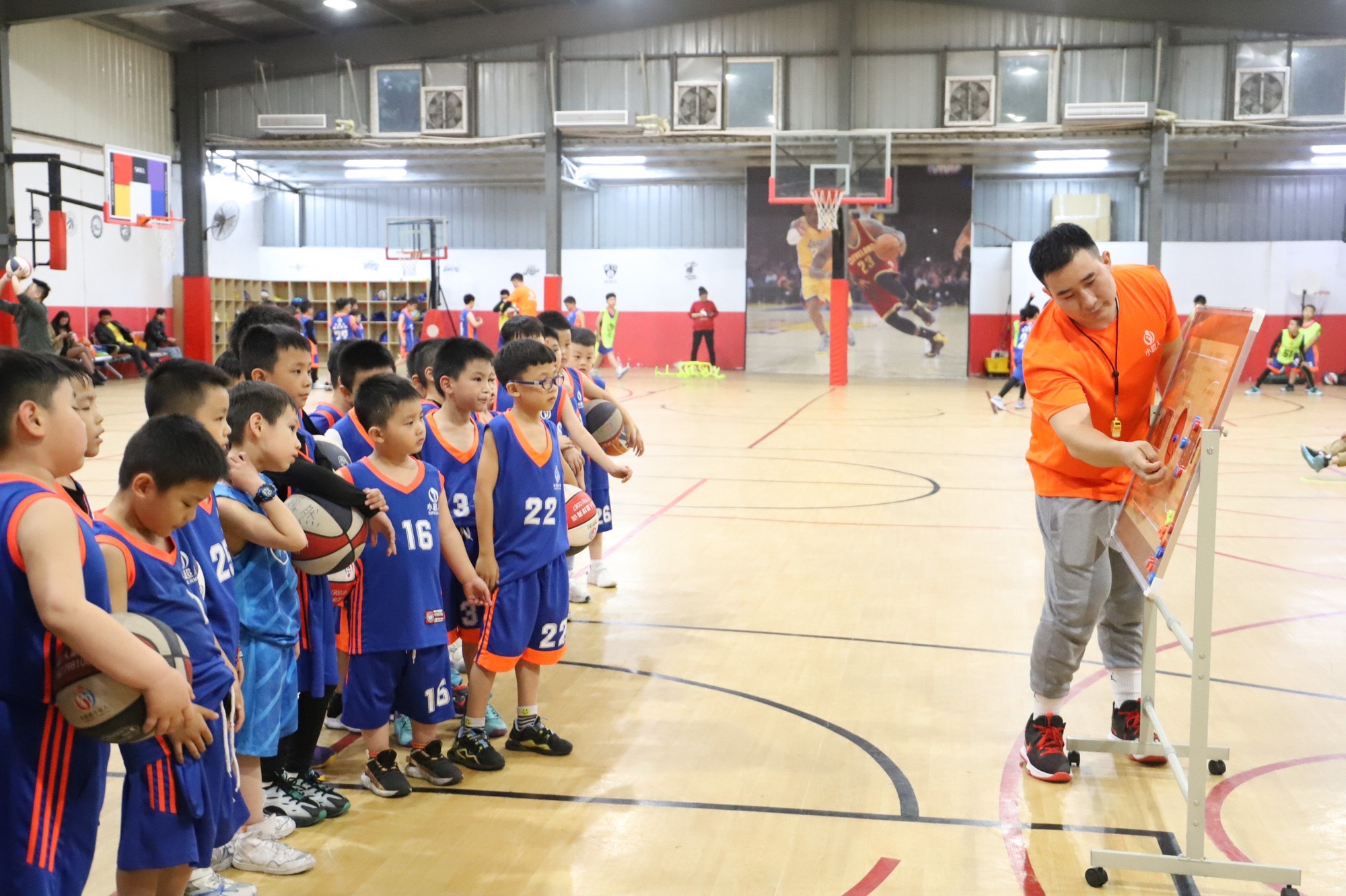 小超人篮球训练中心