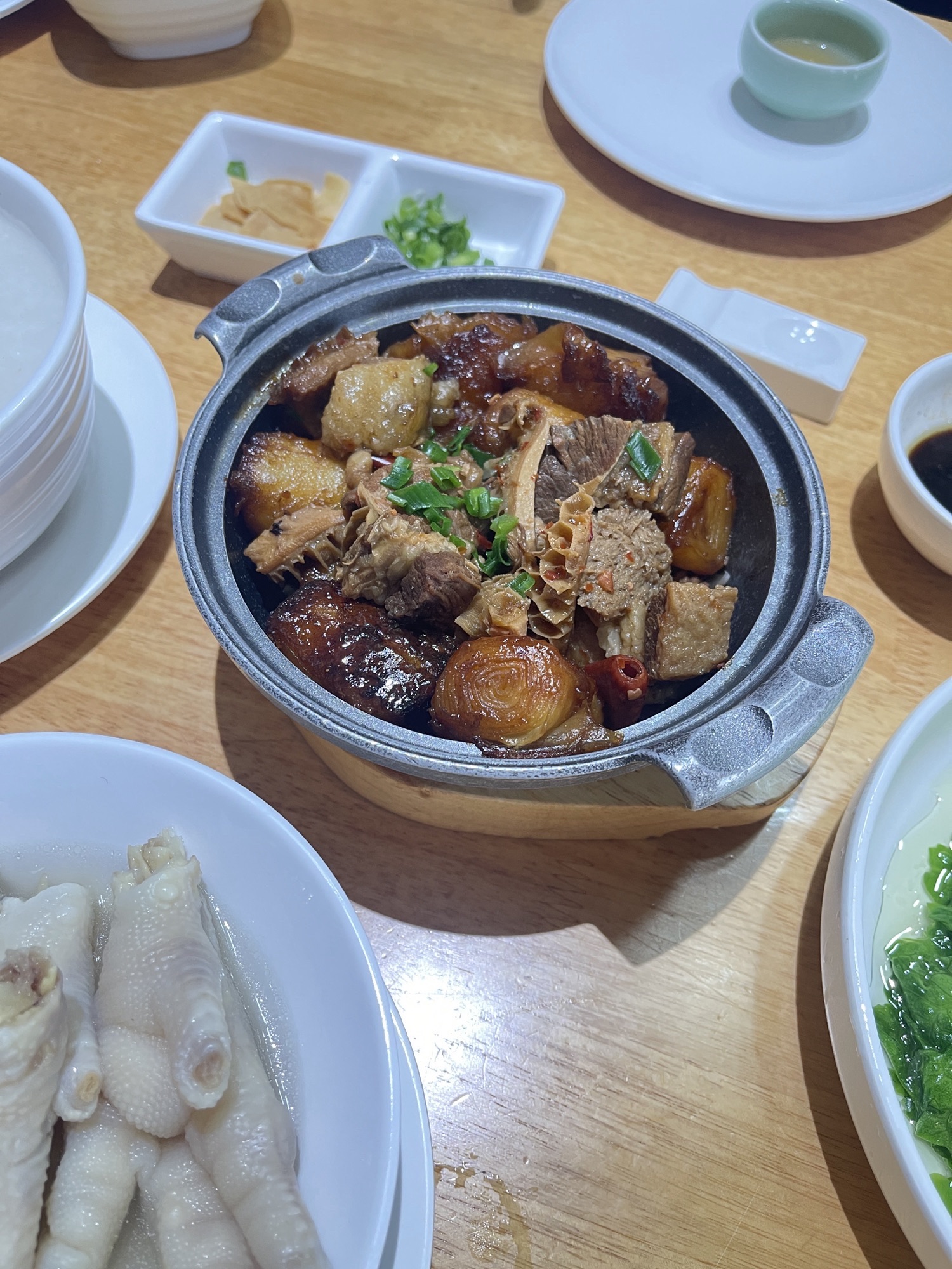 尝粤餐厅(湛江华都汇店)