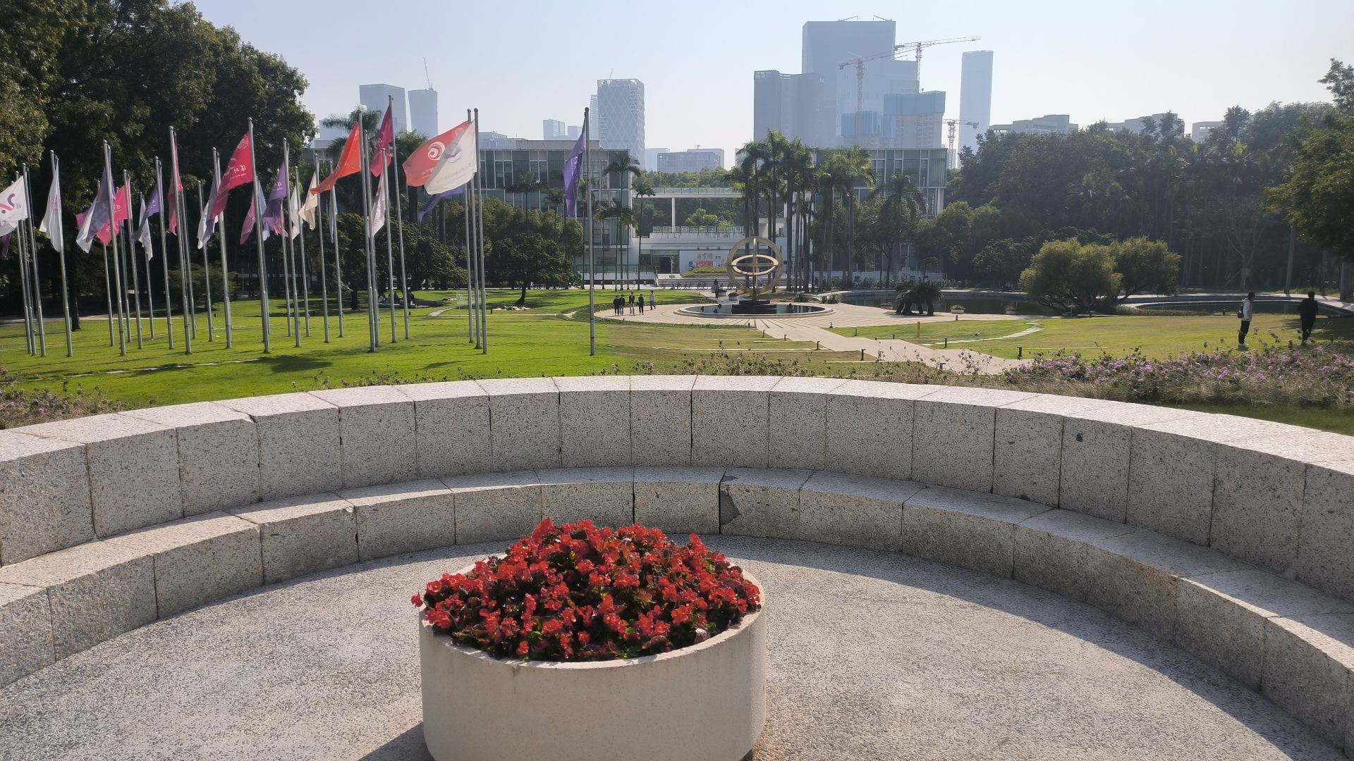 深圳大学天人广场