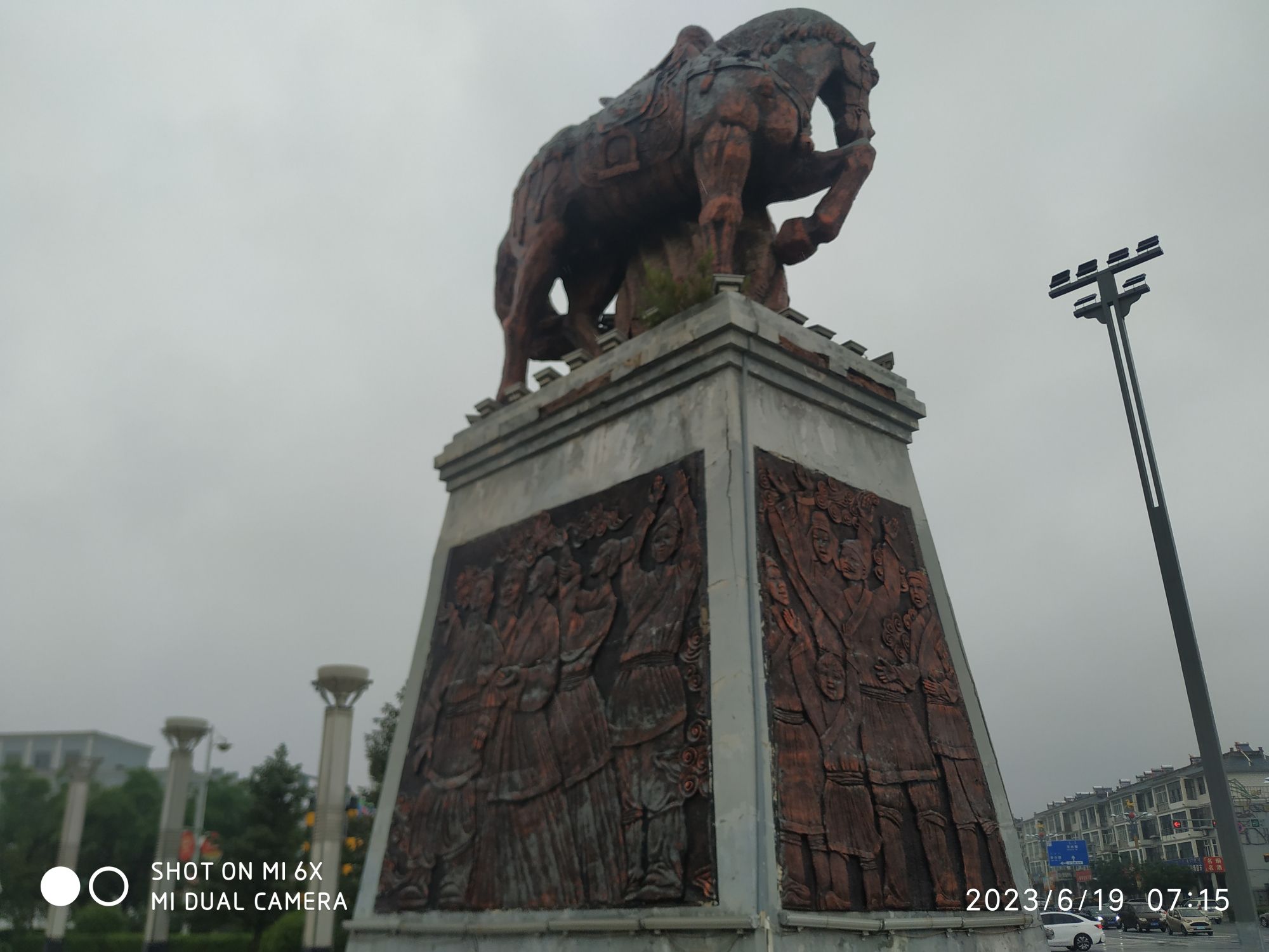 花木兰雕像旅行图片 3