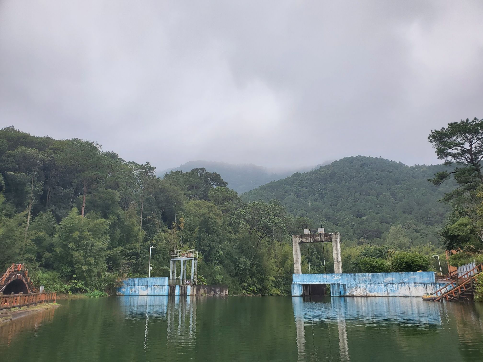 钦州八寨沟景区门楼