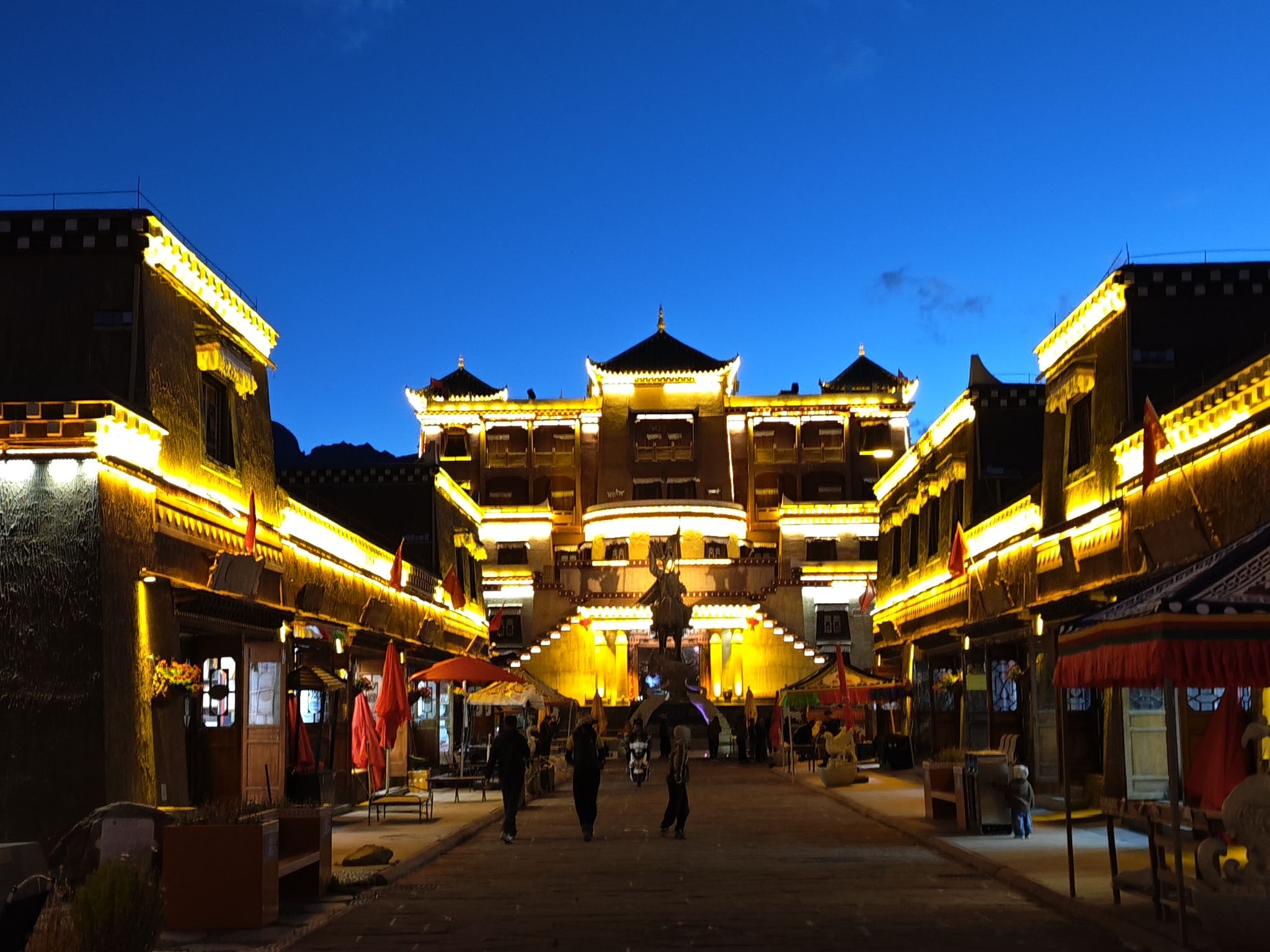 格萨尔王城旅行图片 1