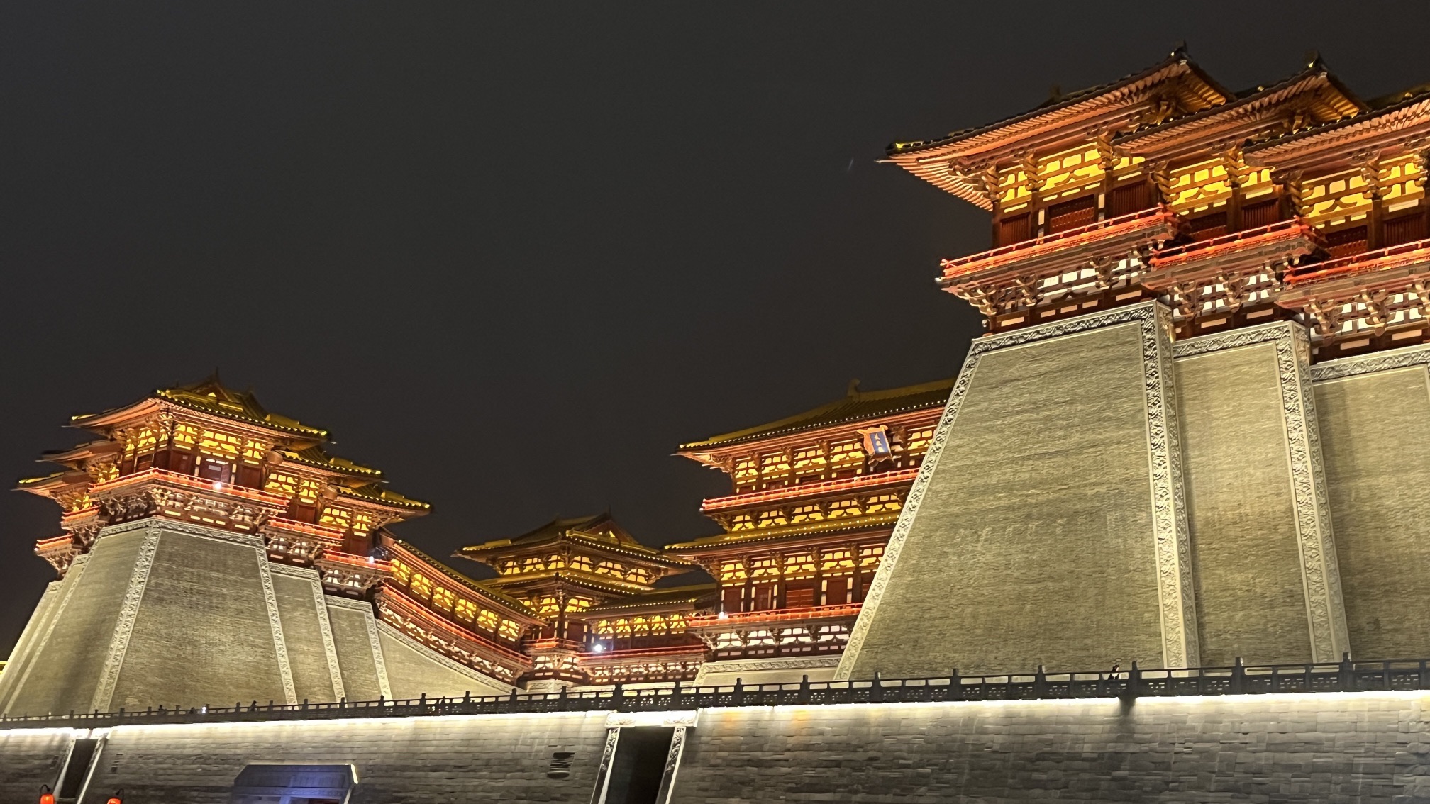 应天门西南广场旅行图片 3