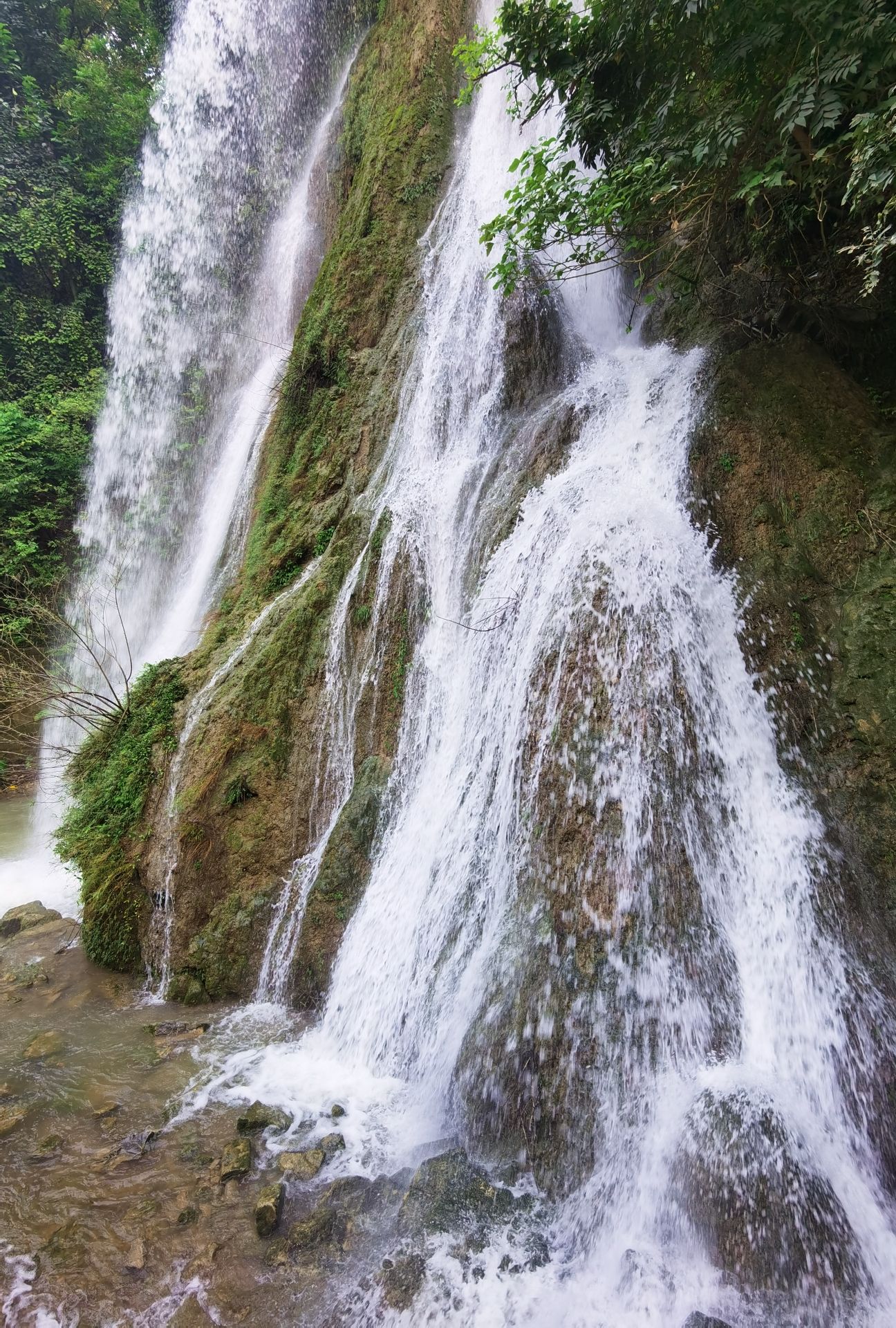 峭壁飞泉旅行图片 2