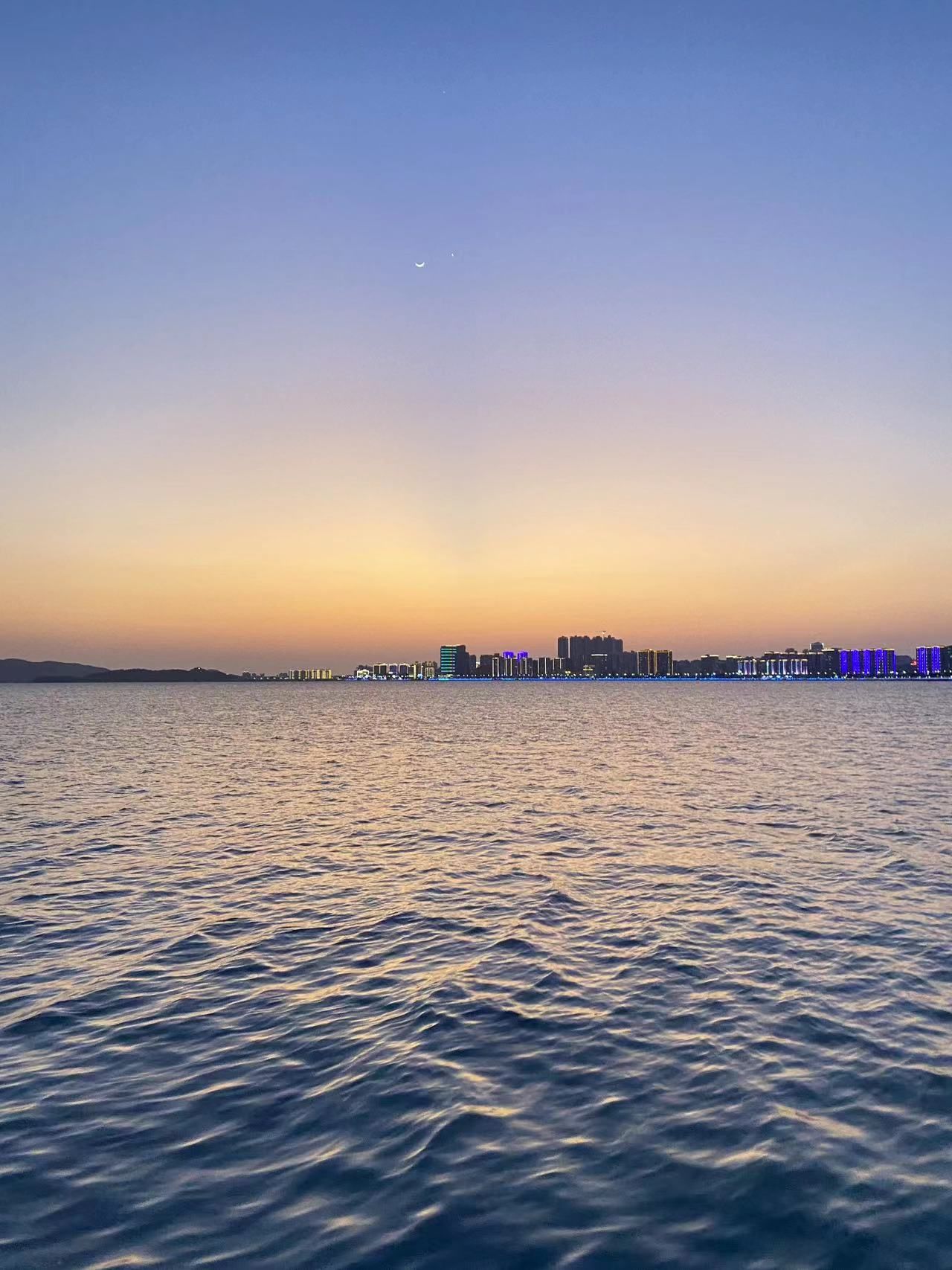 蓝色海湾沙滩旅行图片 2