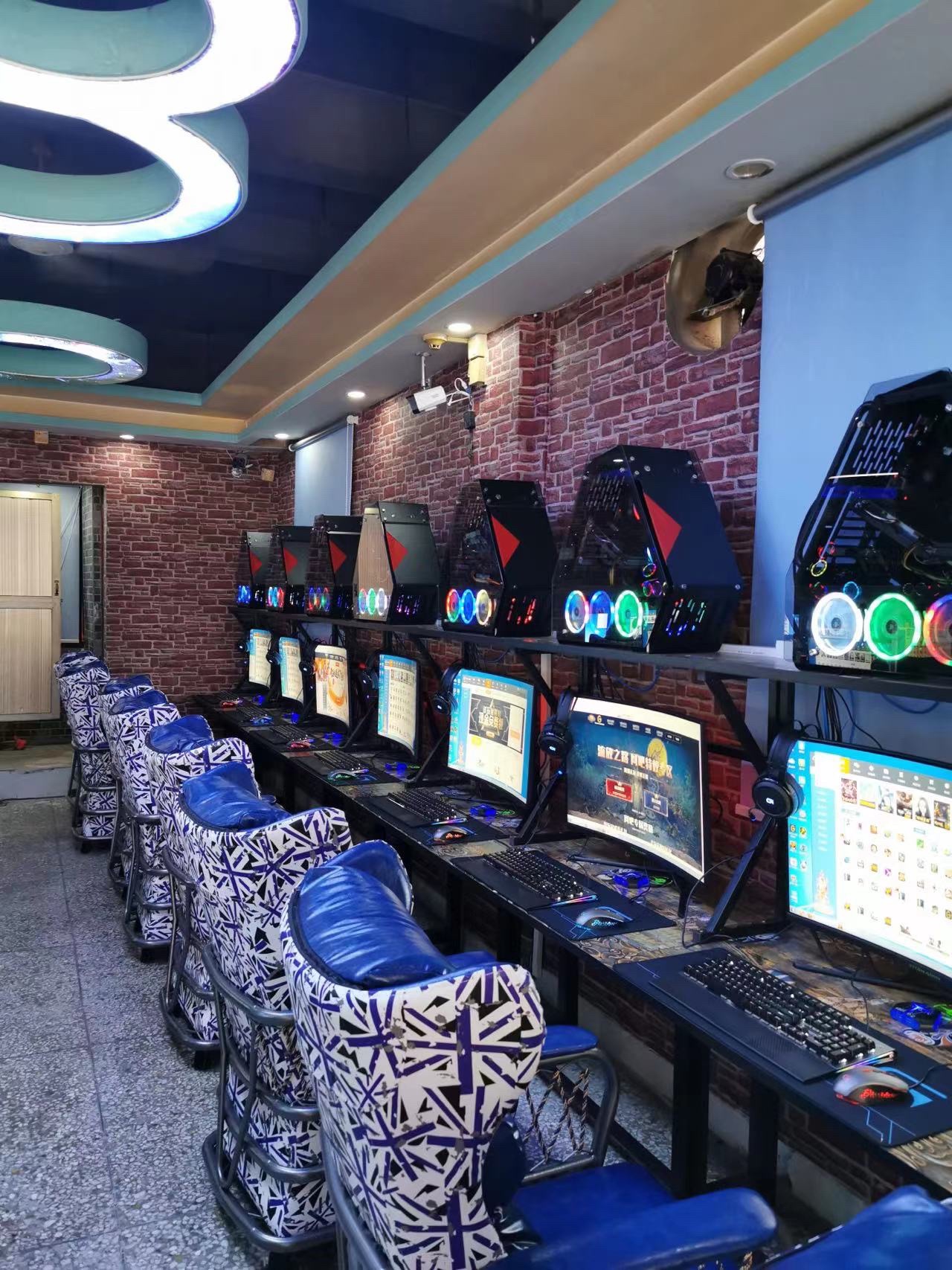 光速网络会所(楼岗大道店)