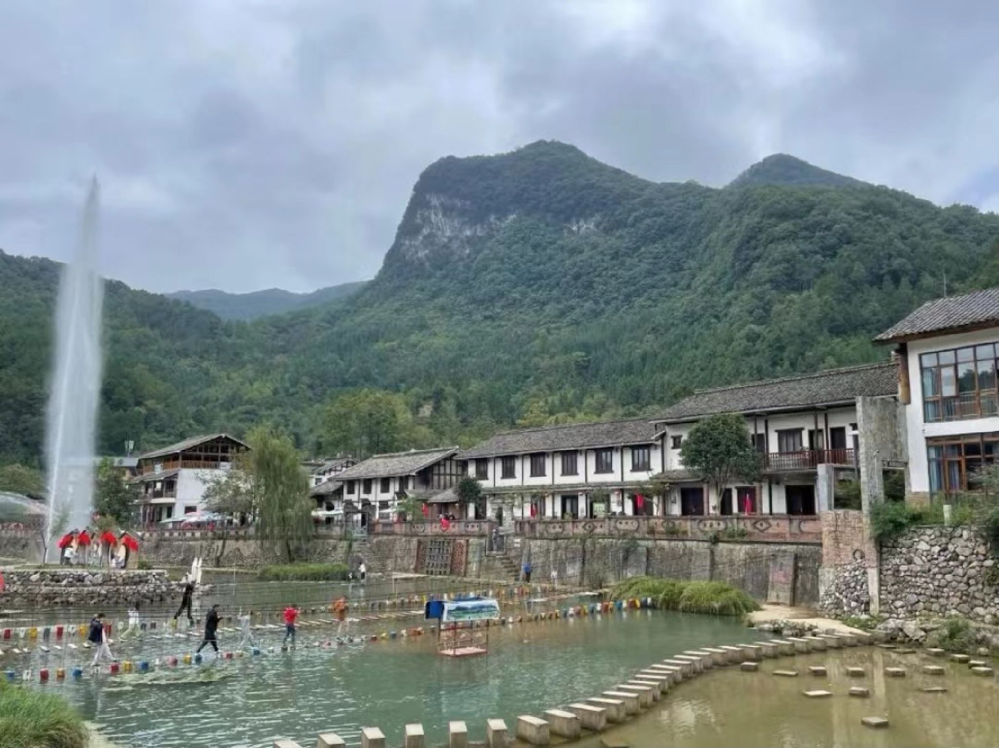 近月湖旅行图片 1