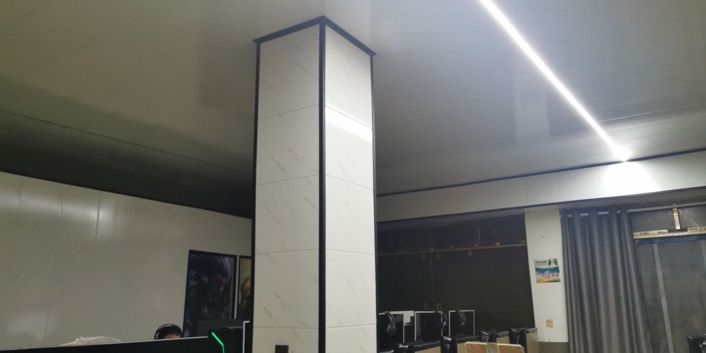 默月网吧