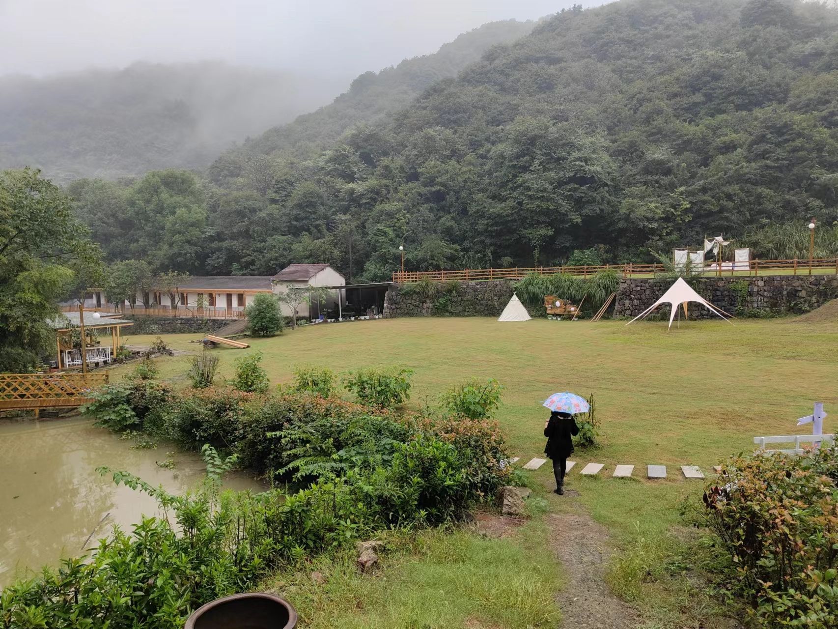 绍兴山凹凹营地