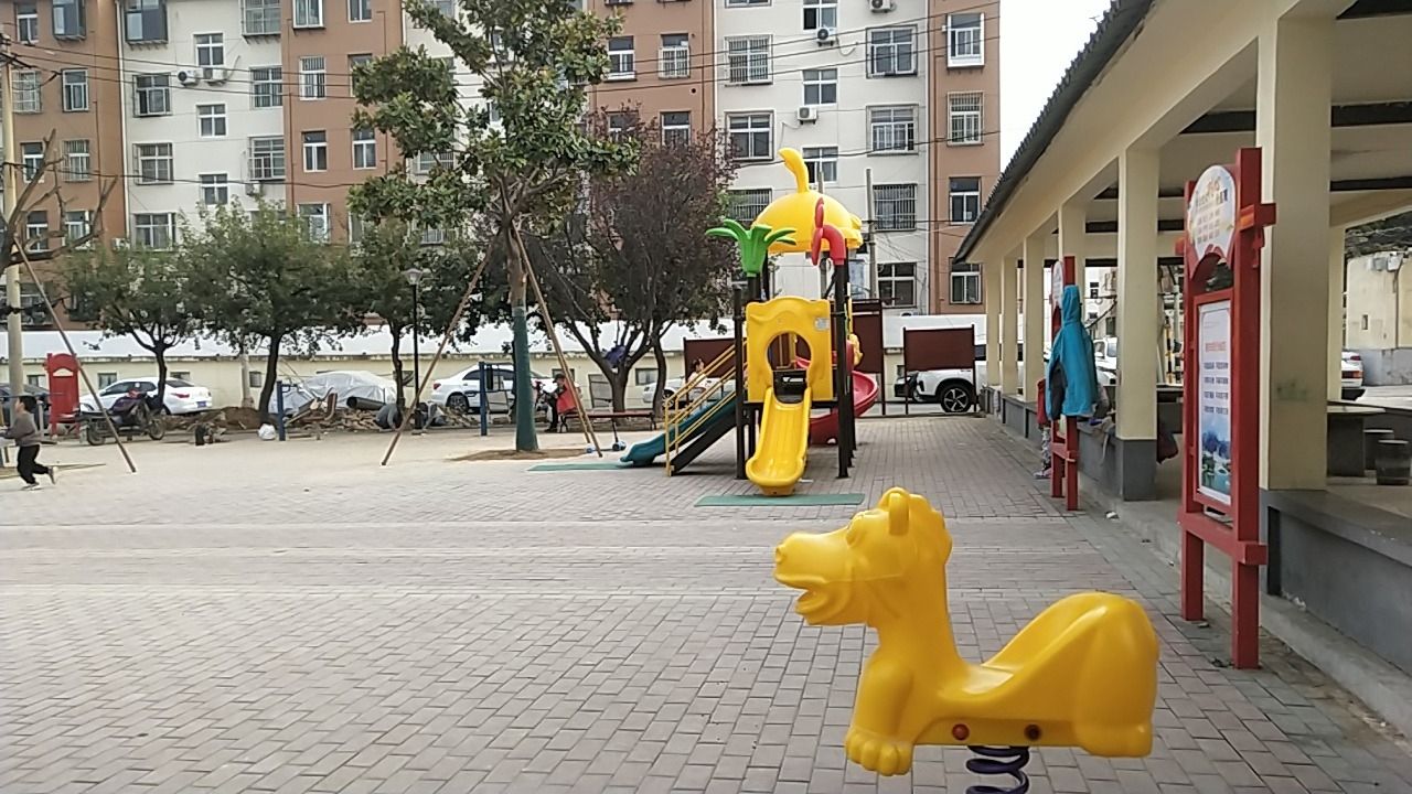 岱道庵社区文体小广场旅行图片 1