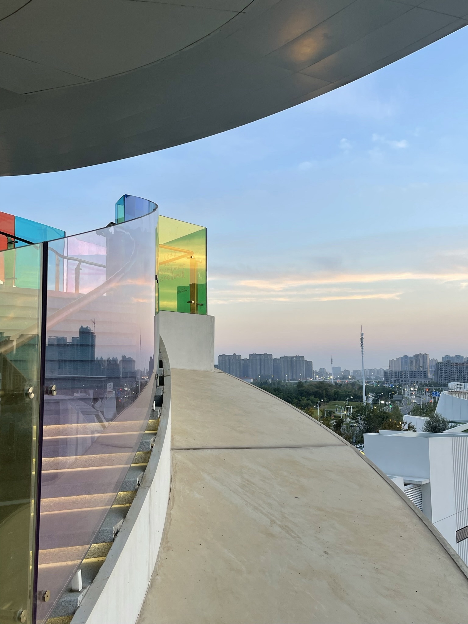 华侨城万科世纪水岸·鸟屿浮云塔旅行图片 1