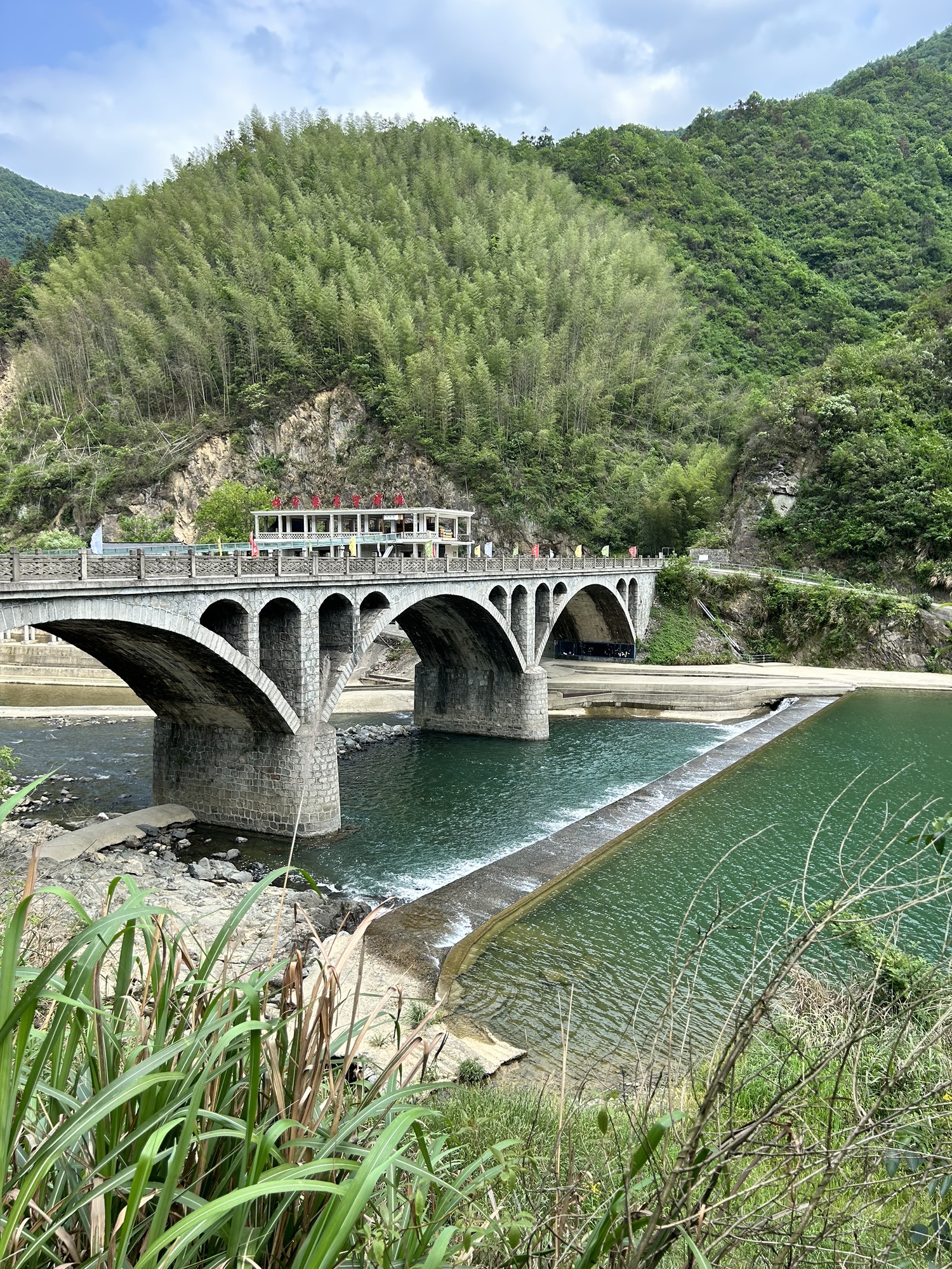 黄山杨家寨高空玻璃漂流