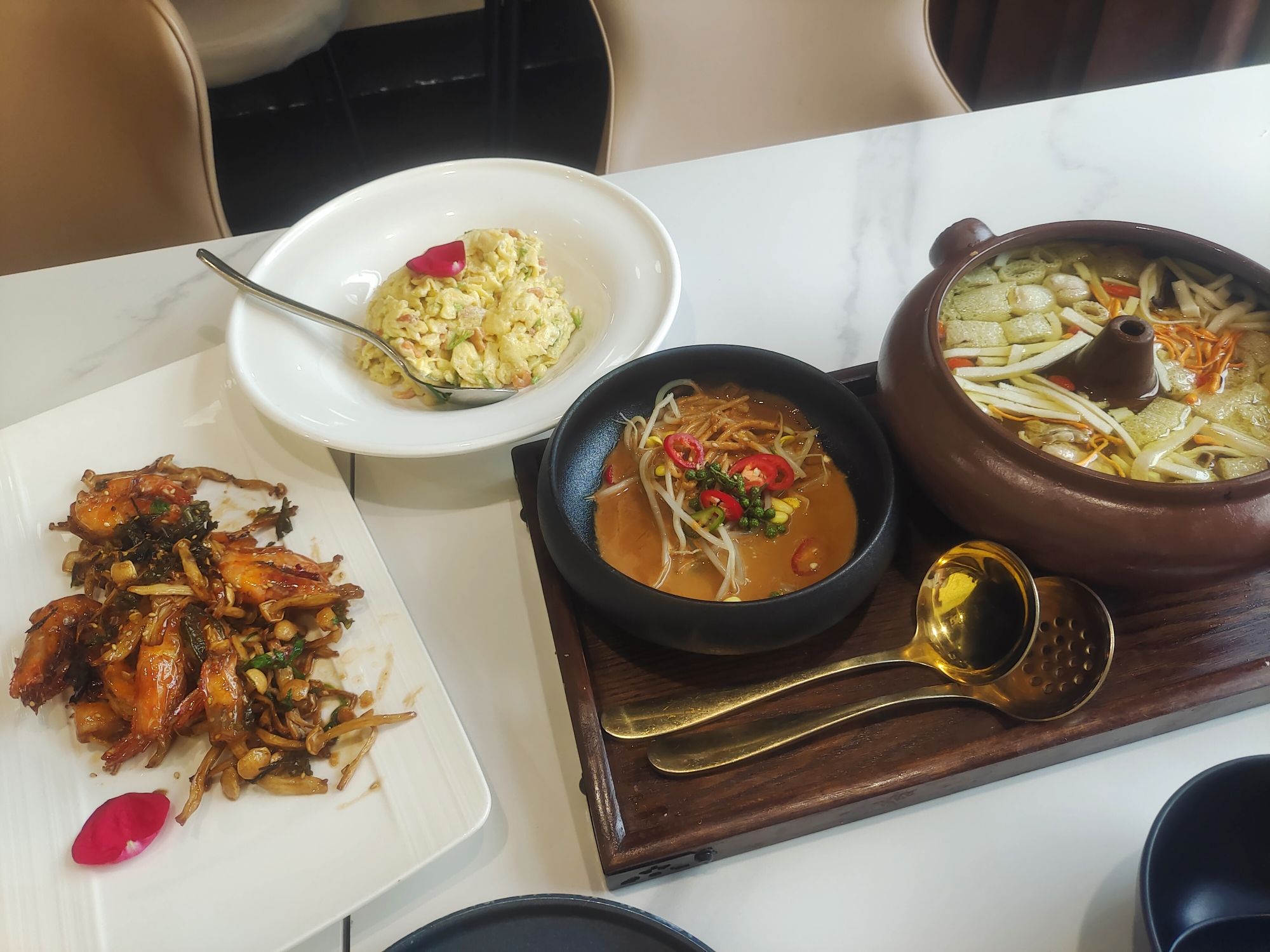 香草香草·云南餐厅(财信时代广场店)