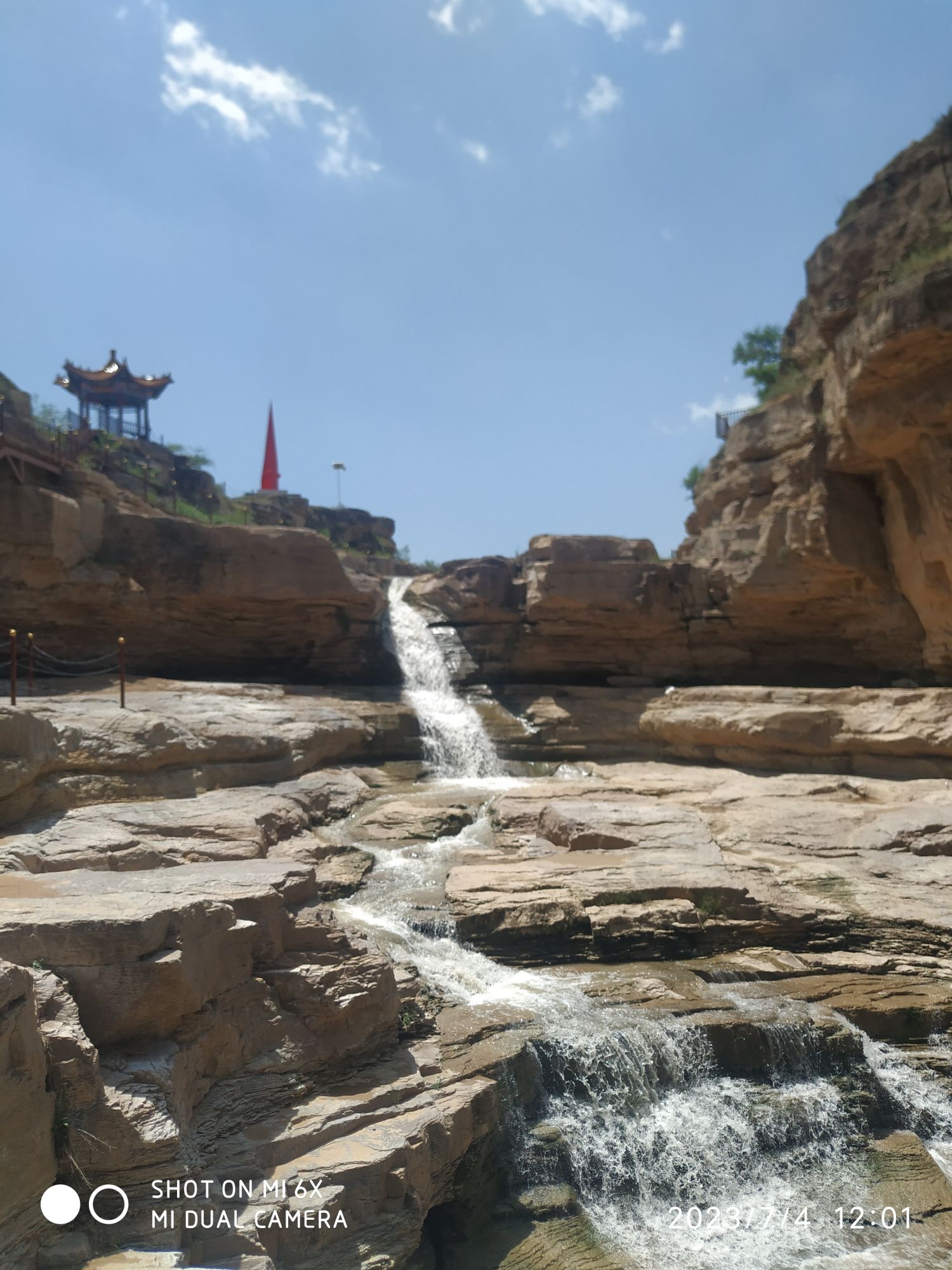 八龙湾瀑布旅行图片 3