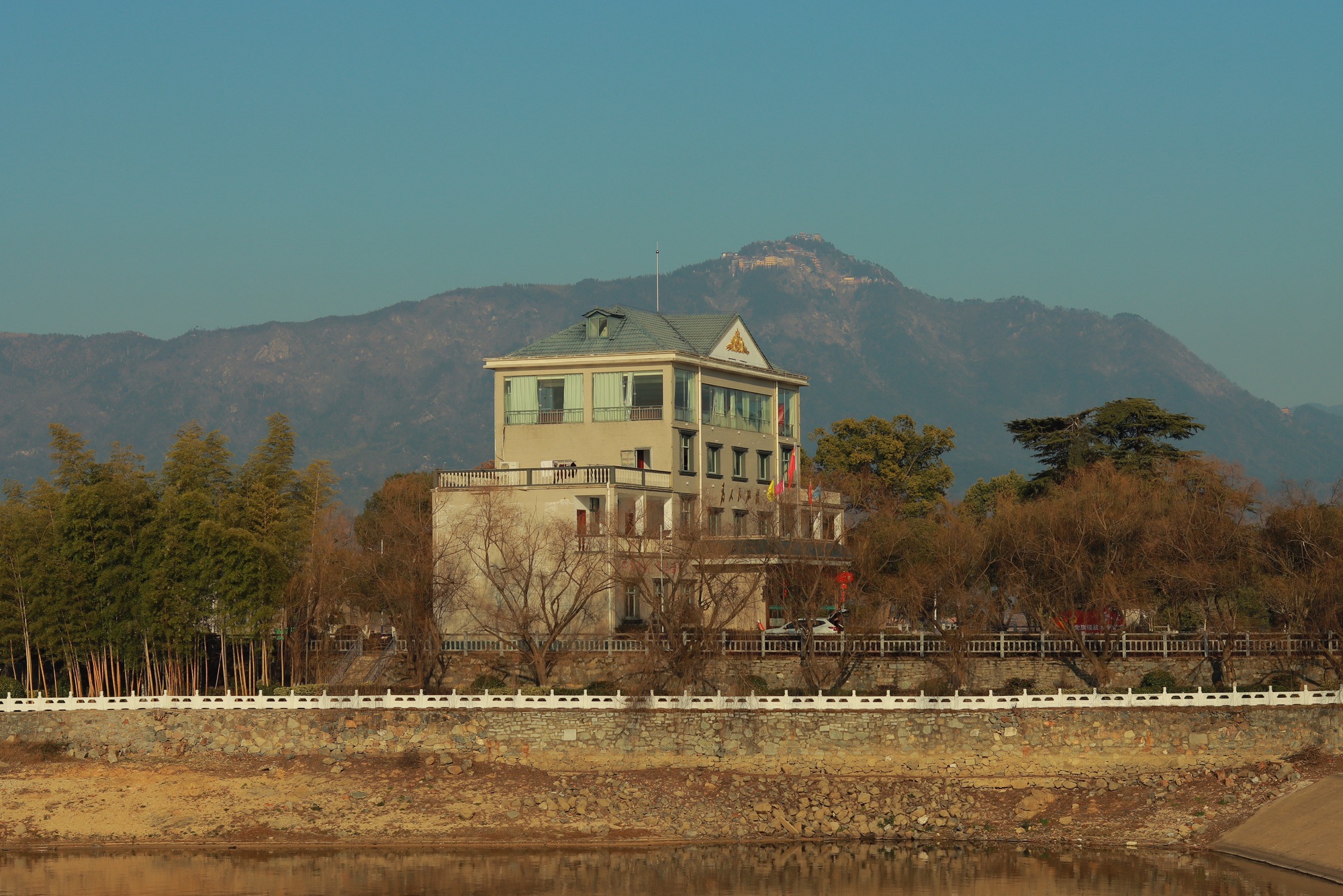 梅川水库水利风景区大坝旅行图片 3