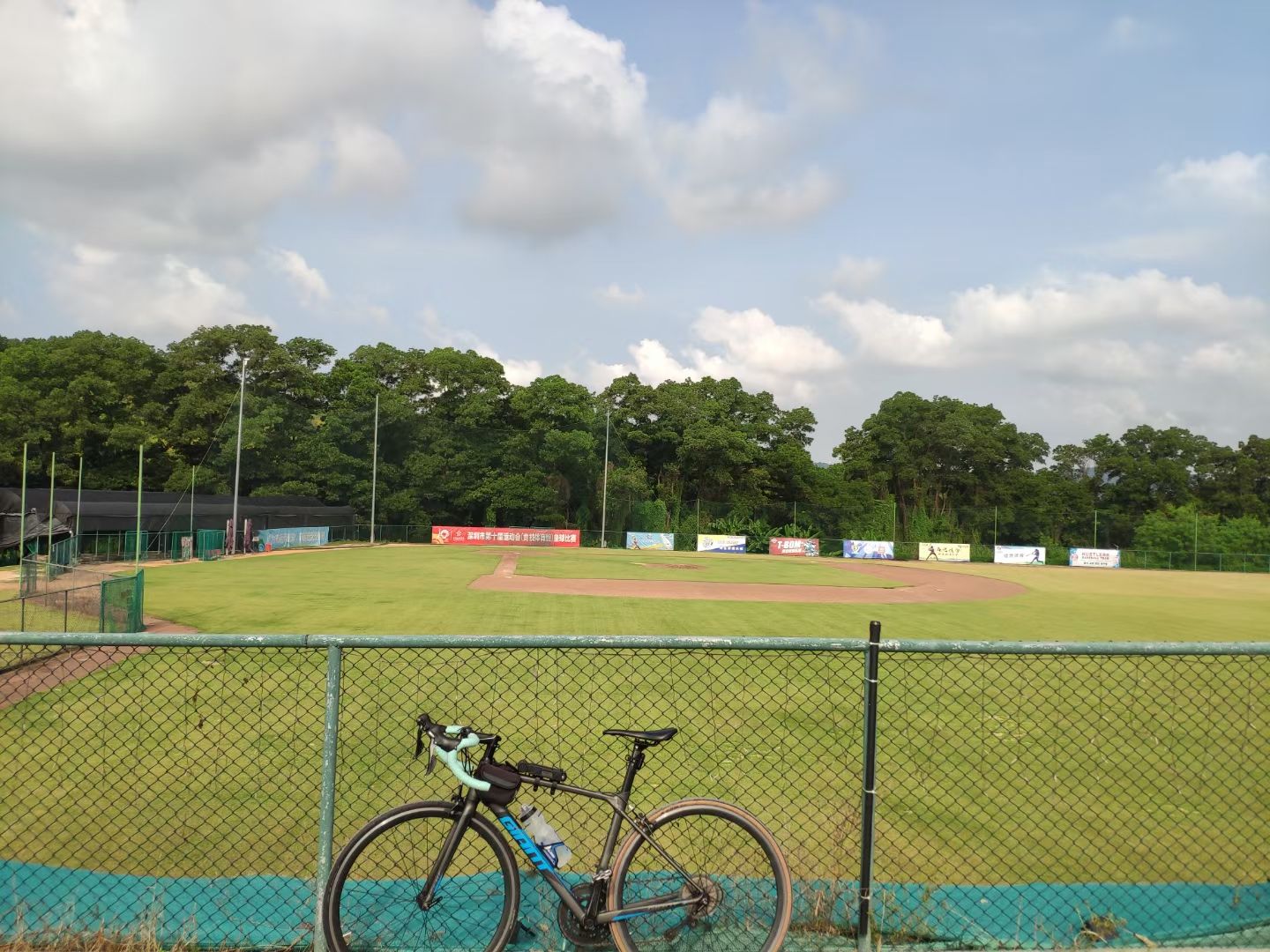 场地封面-宝石路棒球场