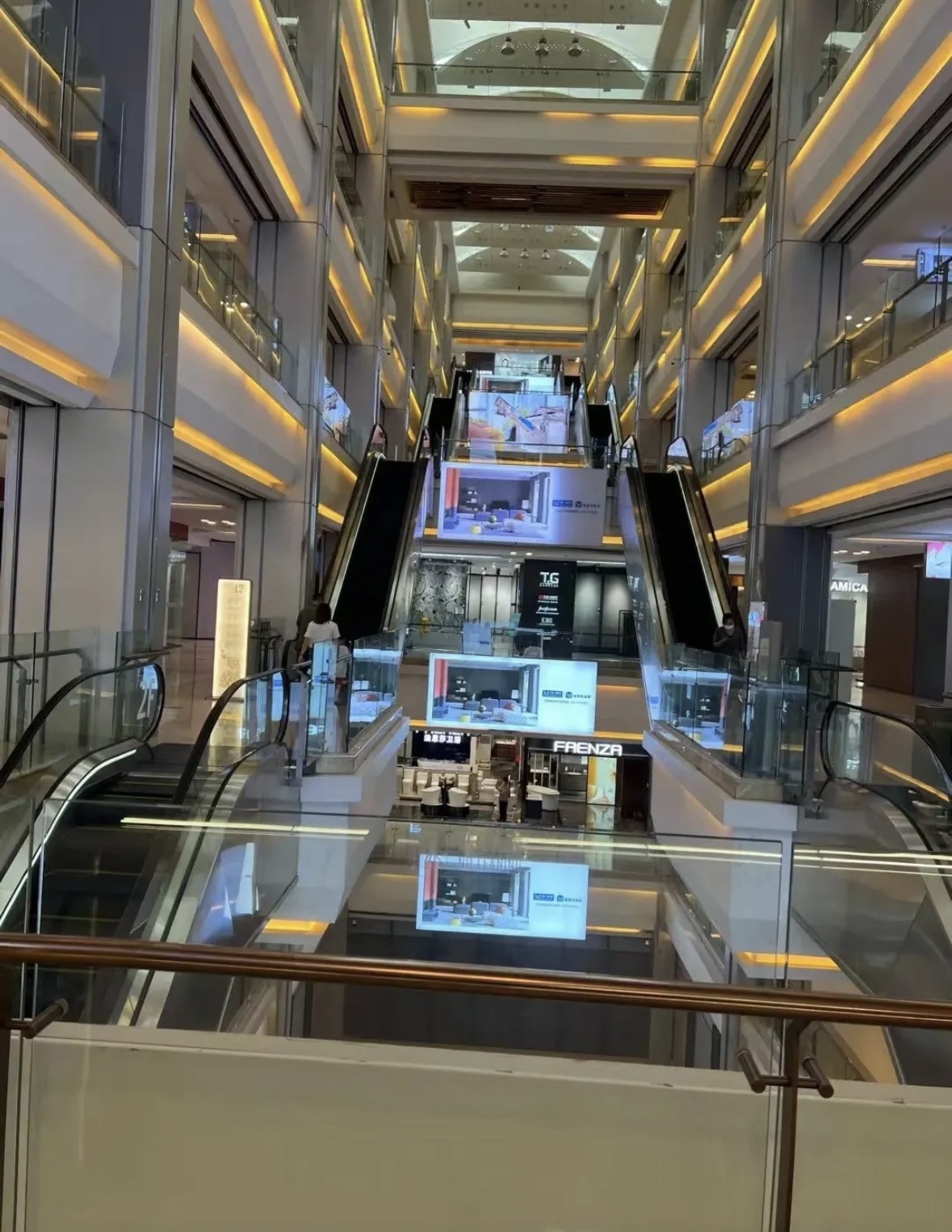 红星美凯龙烟台家居MALL北厅