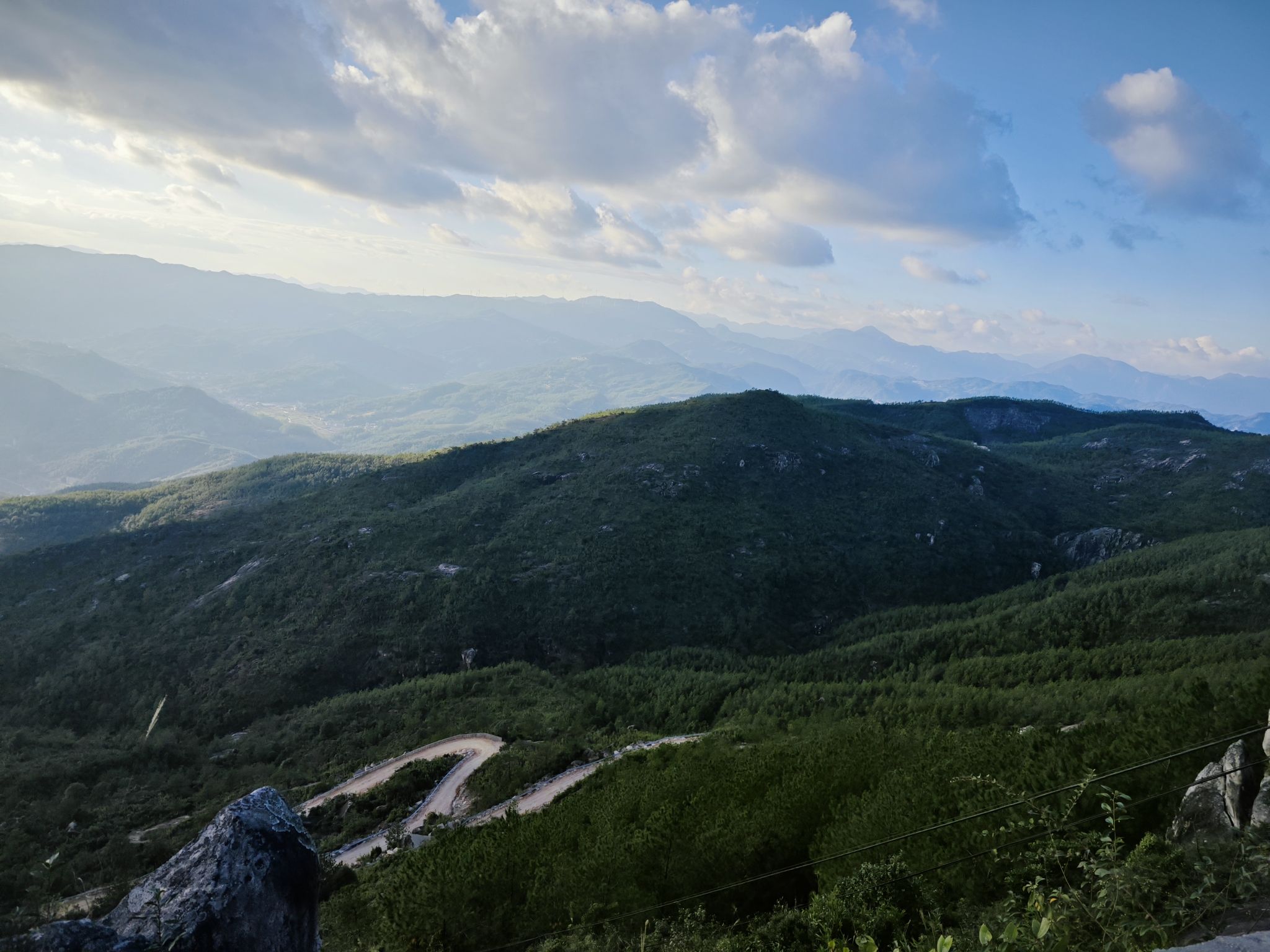 塔山风动石旅行图片 1