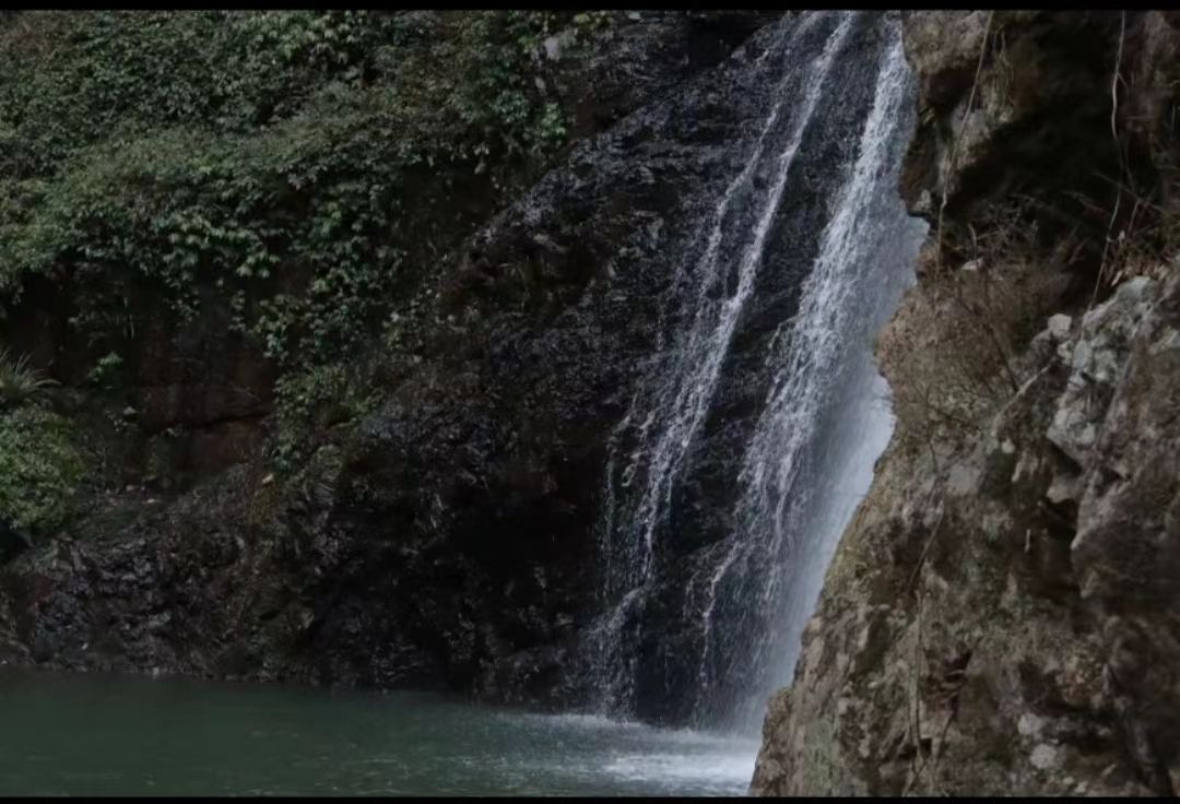 龙井瀑布旅行图片 1