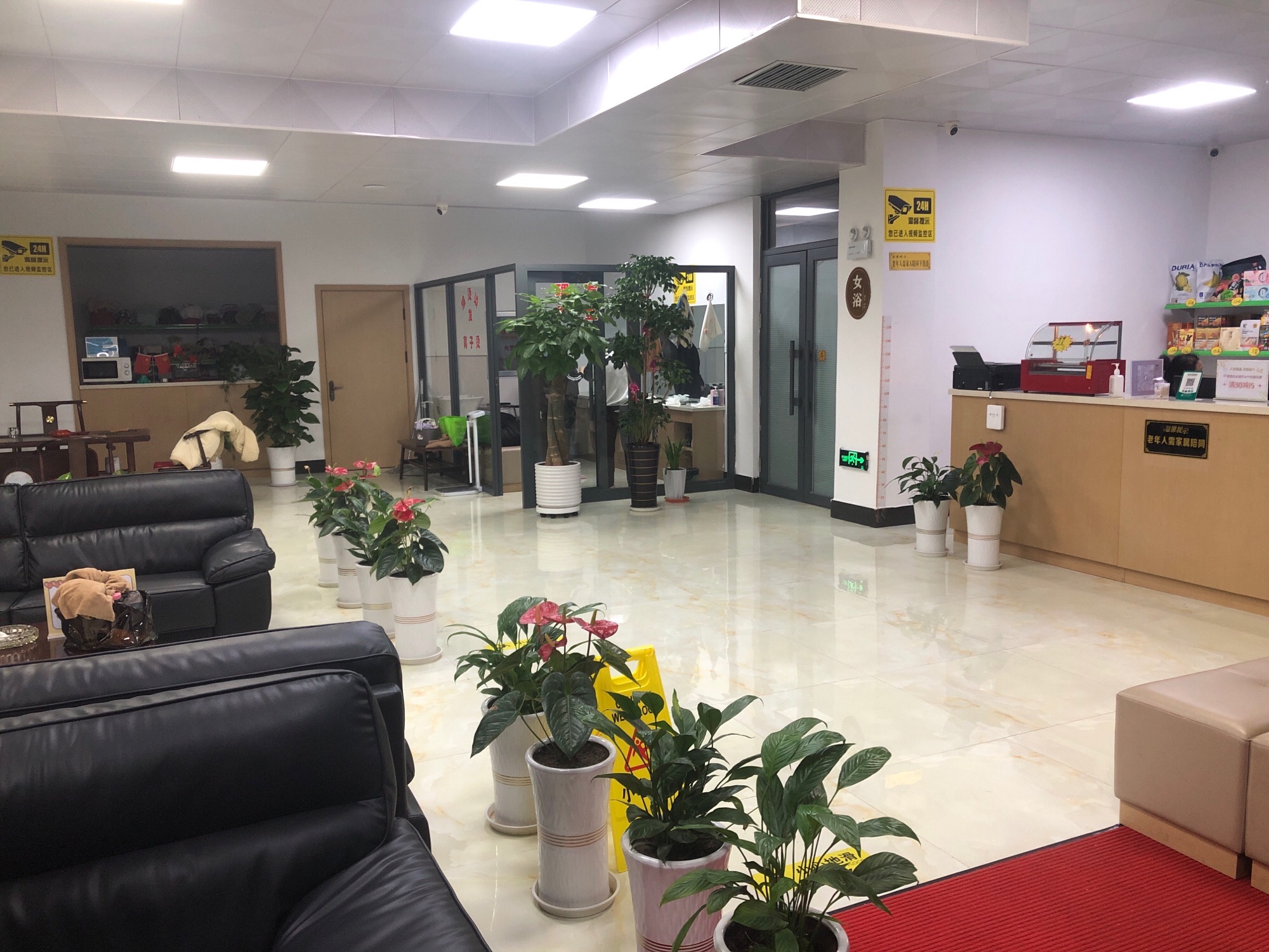 七台河职业技师学院浴池