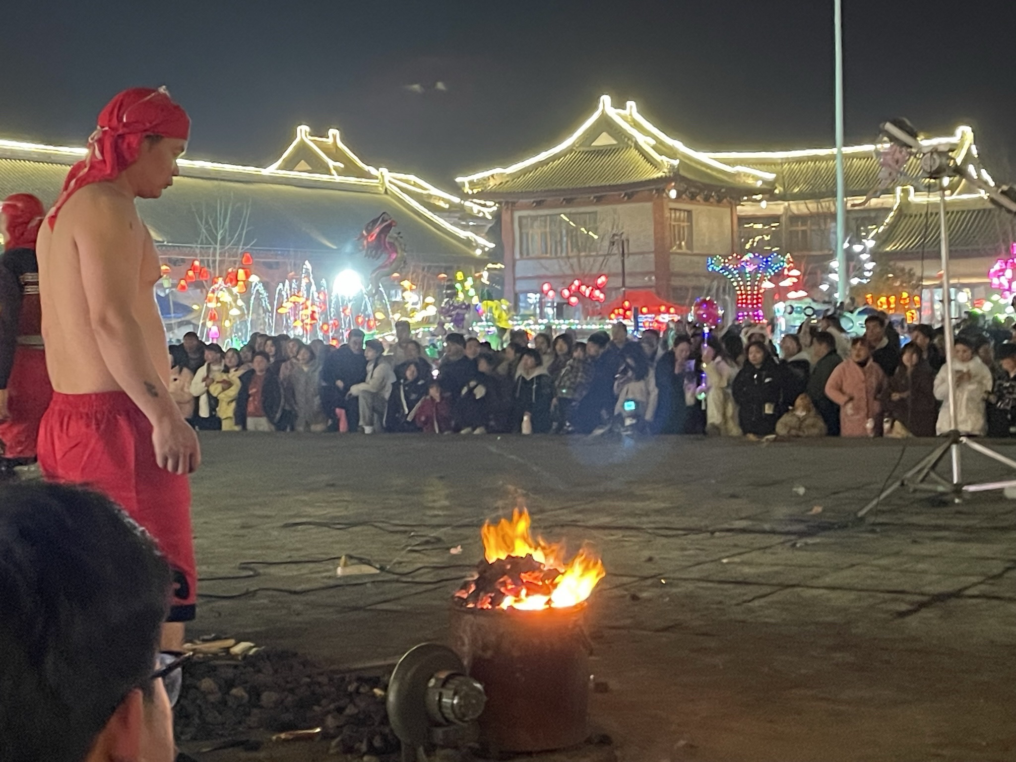 长官杂技小镇旅行图片 1