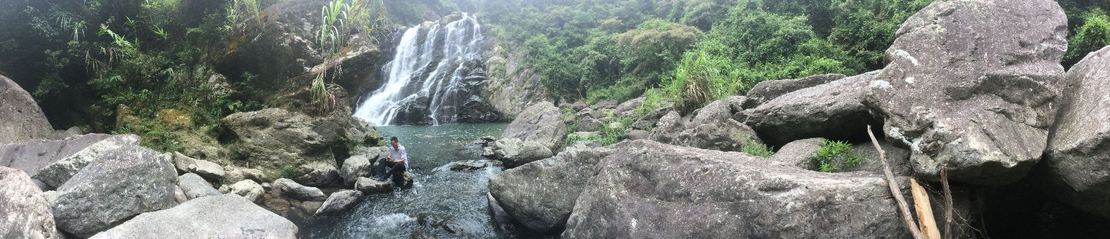 九龙潭瀑布