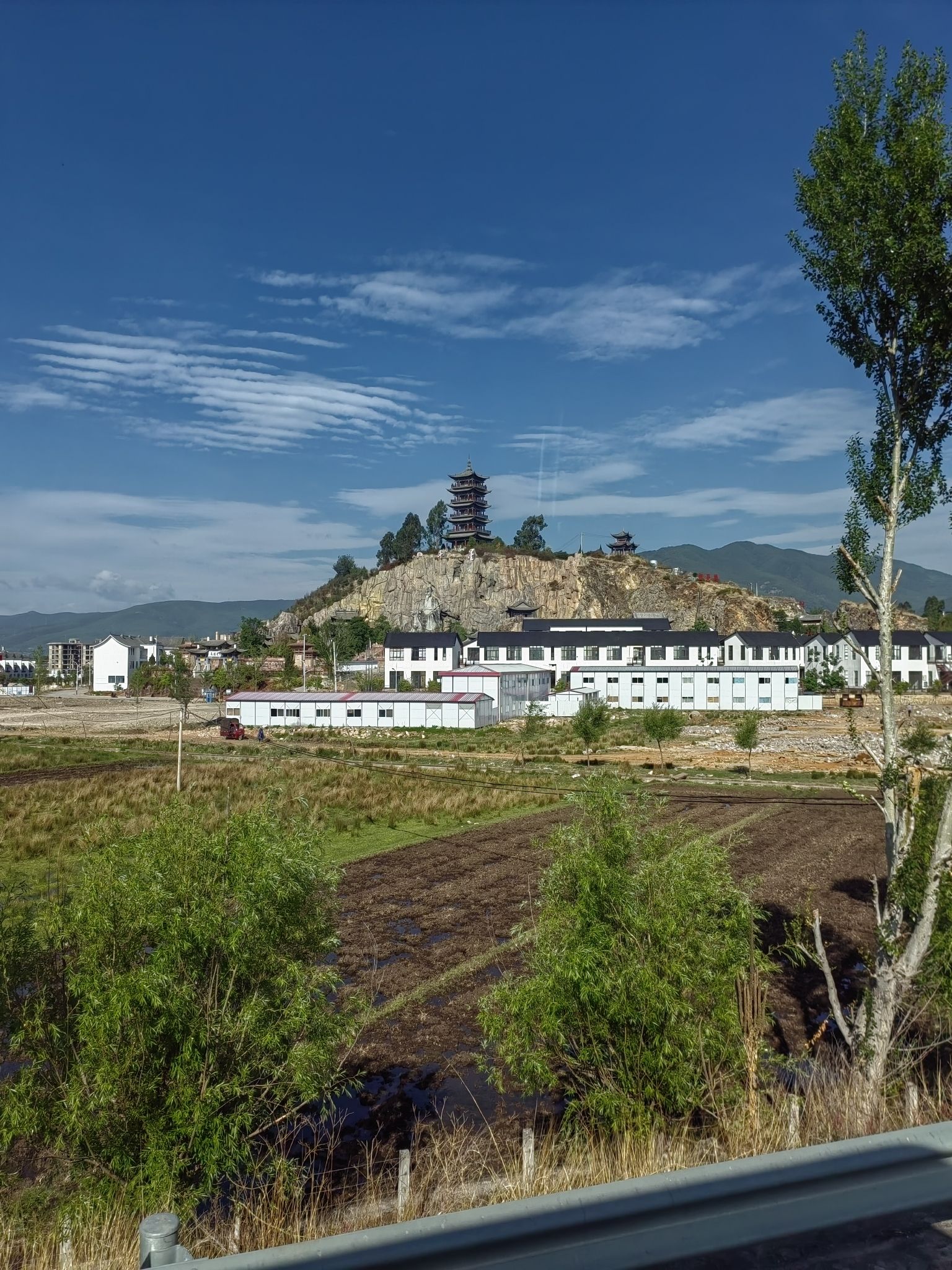 剑川墨斗山签光真言塔