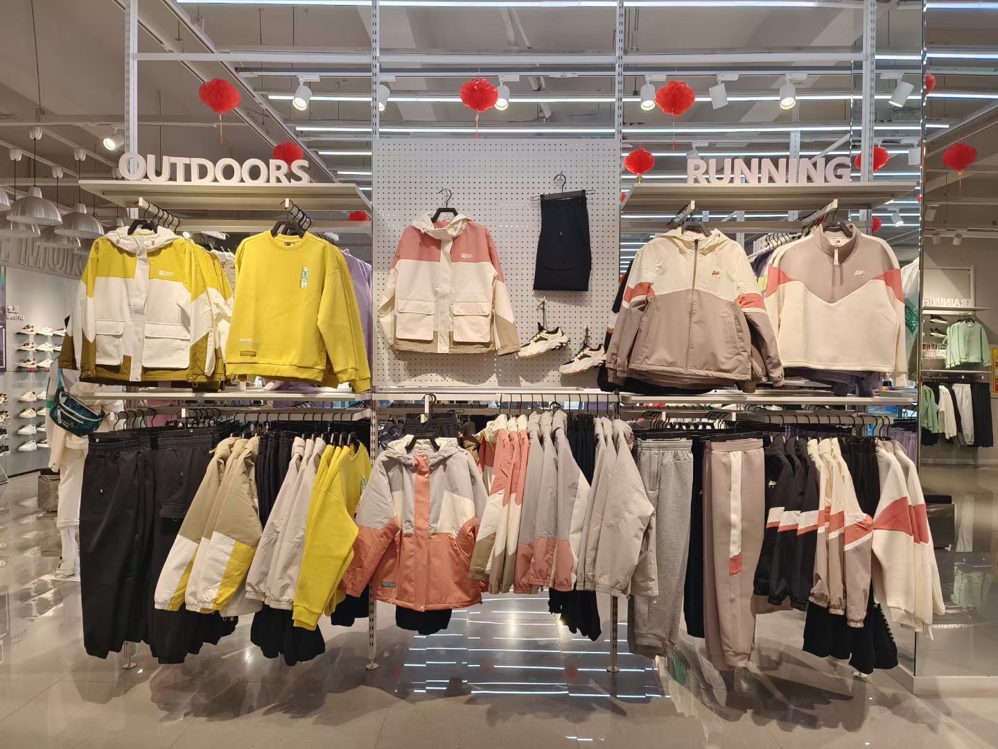 乔丹体育(百货购物广场店)
