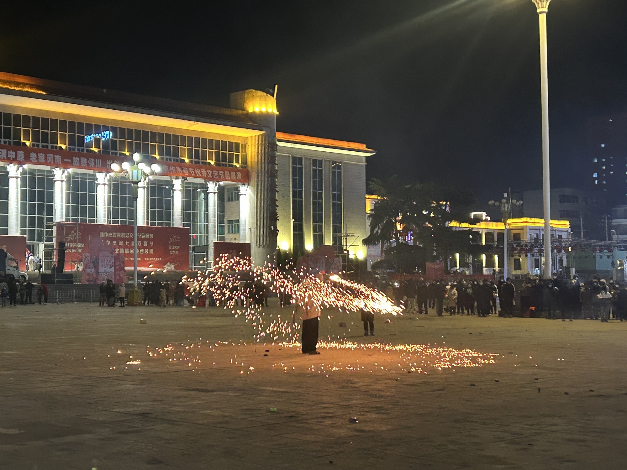 东方红广场旅行图片 1