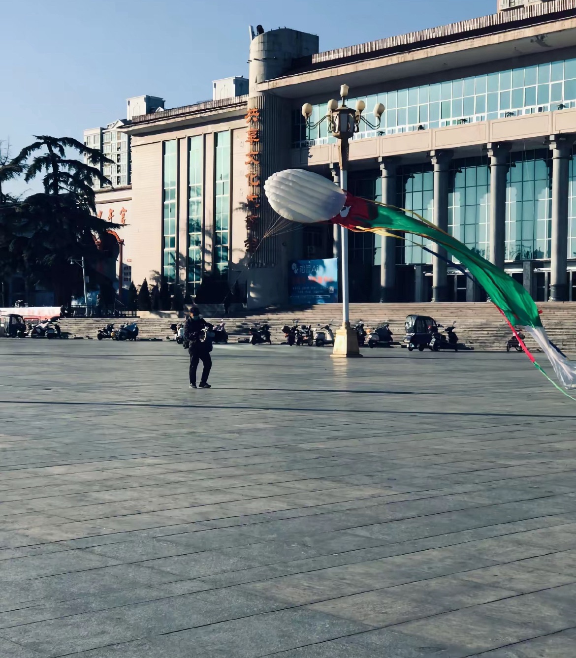 东方红广场景点图片