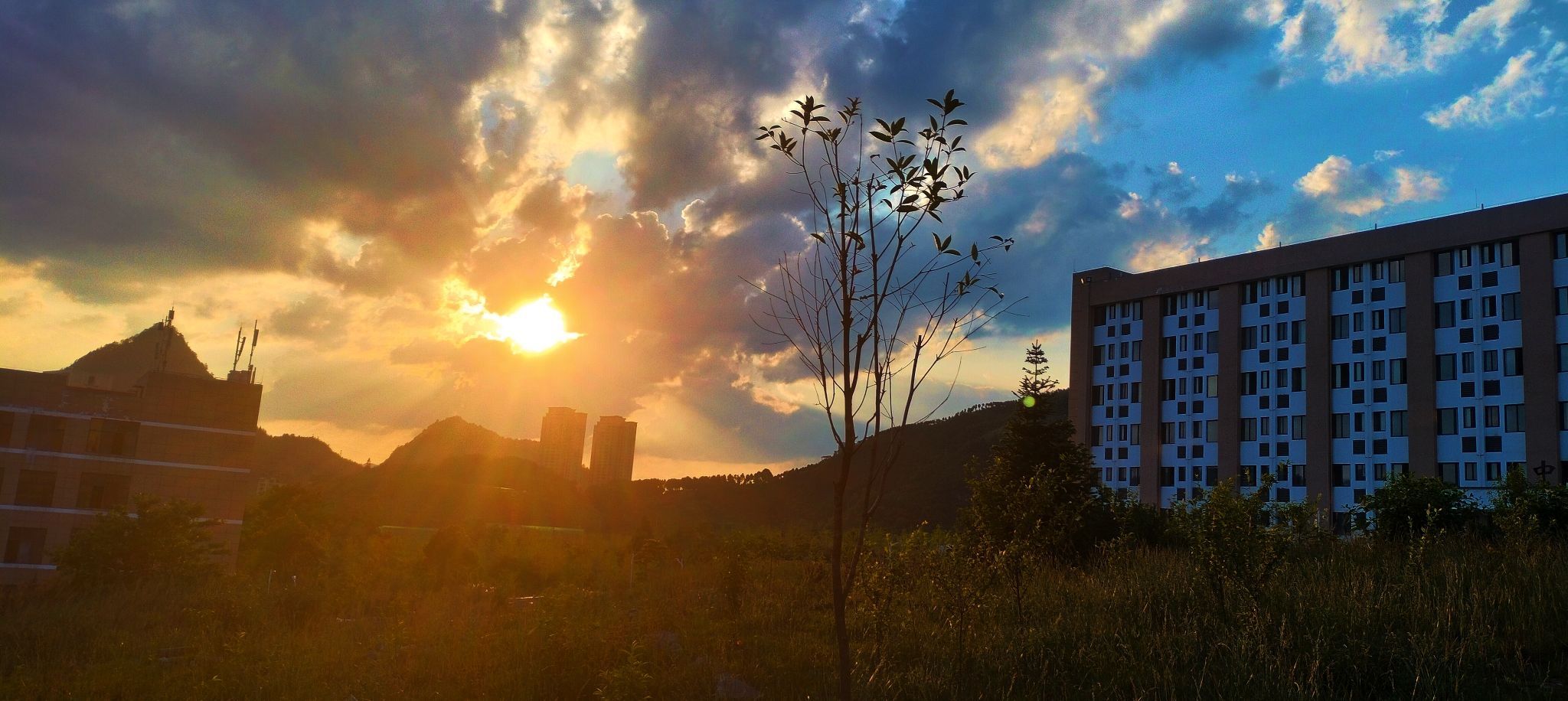 黔南民族医学高等专科学校青云湖校区