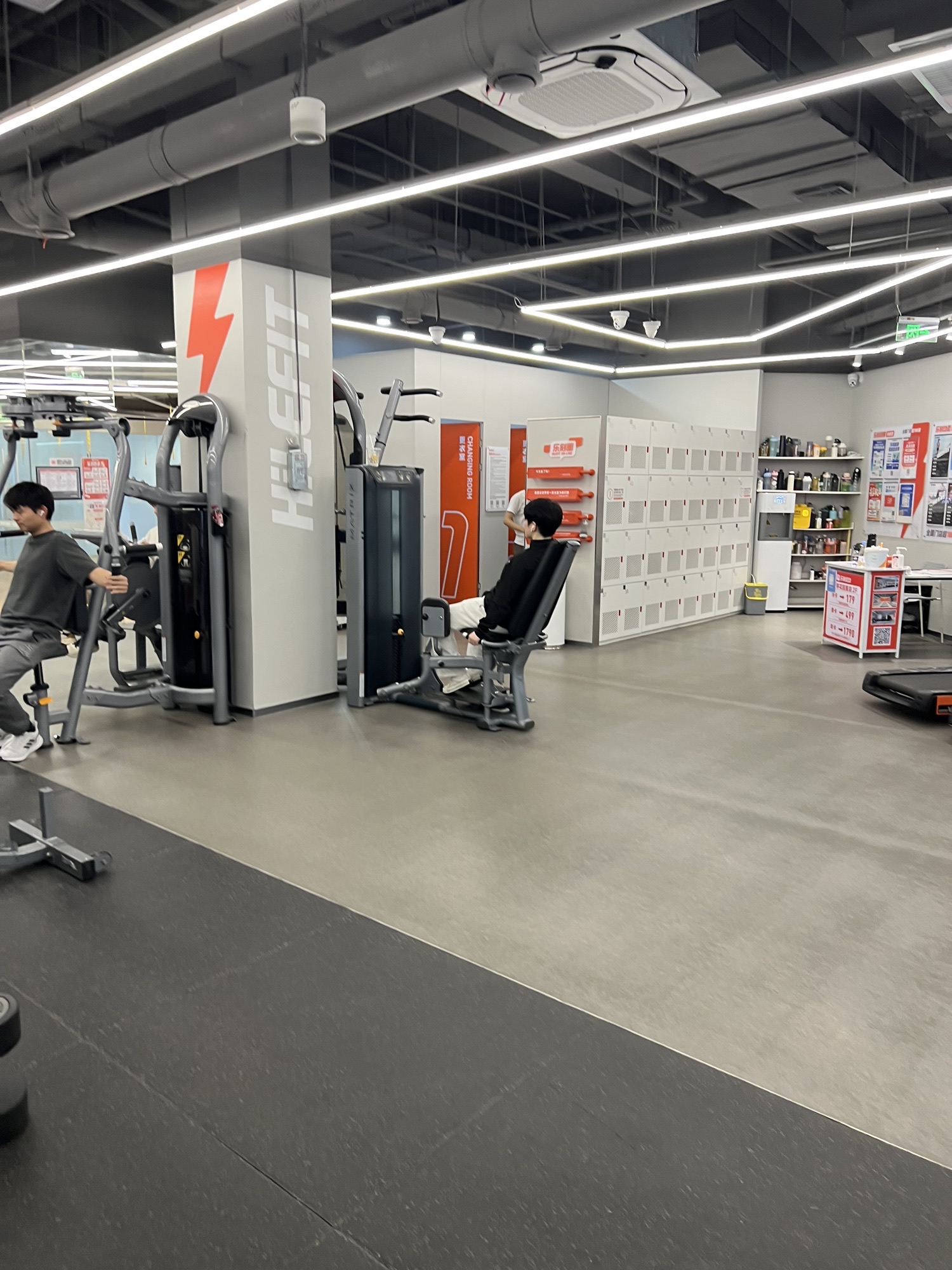 乐刻运动健身(百步亭•花园里店)