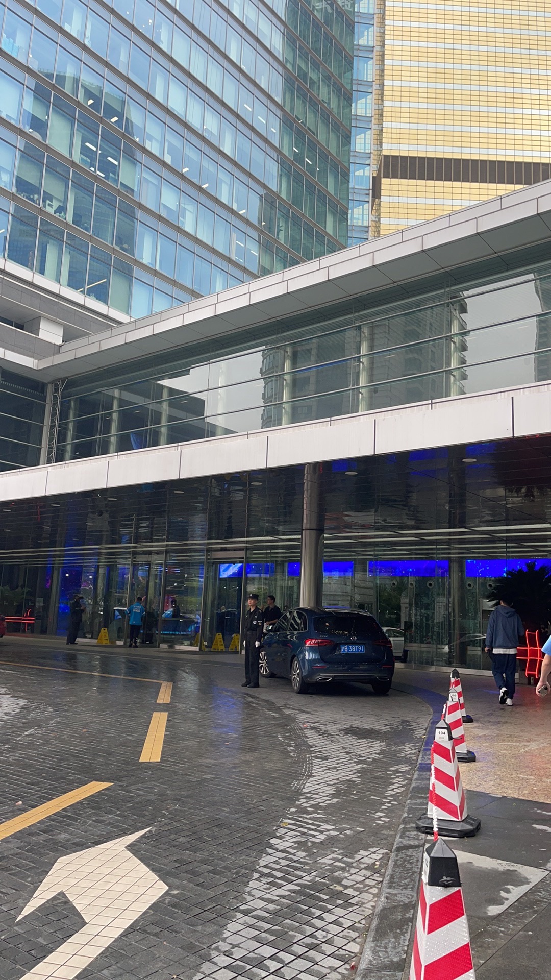 上海中心大厦地下停车场