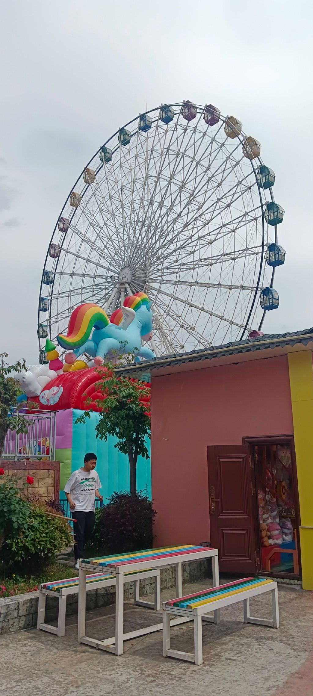 上亿欢乐世界旅行图片 1