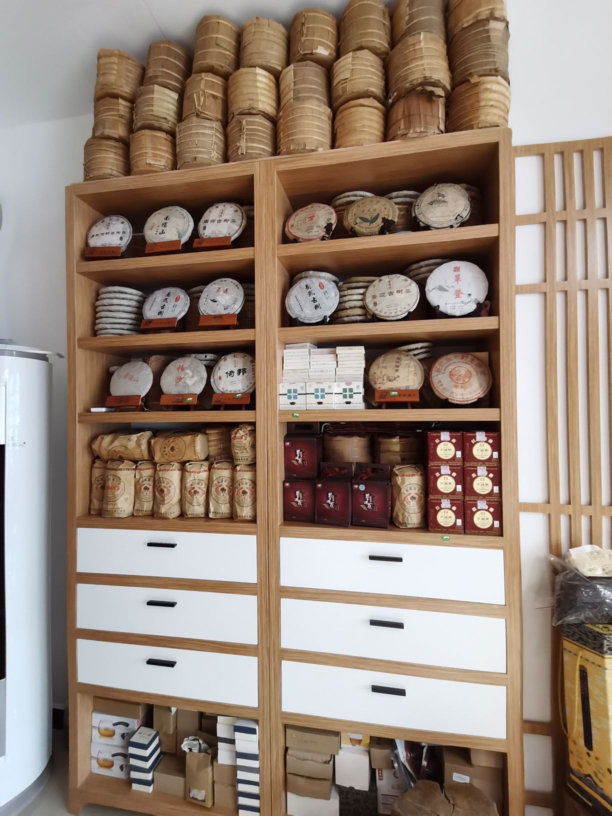 映芳工艺品(西双版纳民族旅游购物商场店)