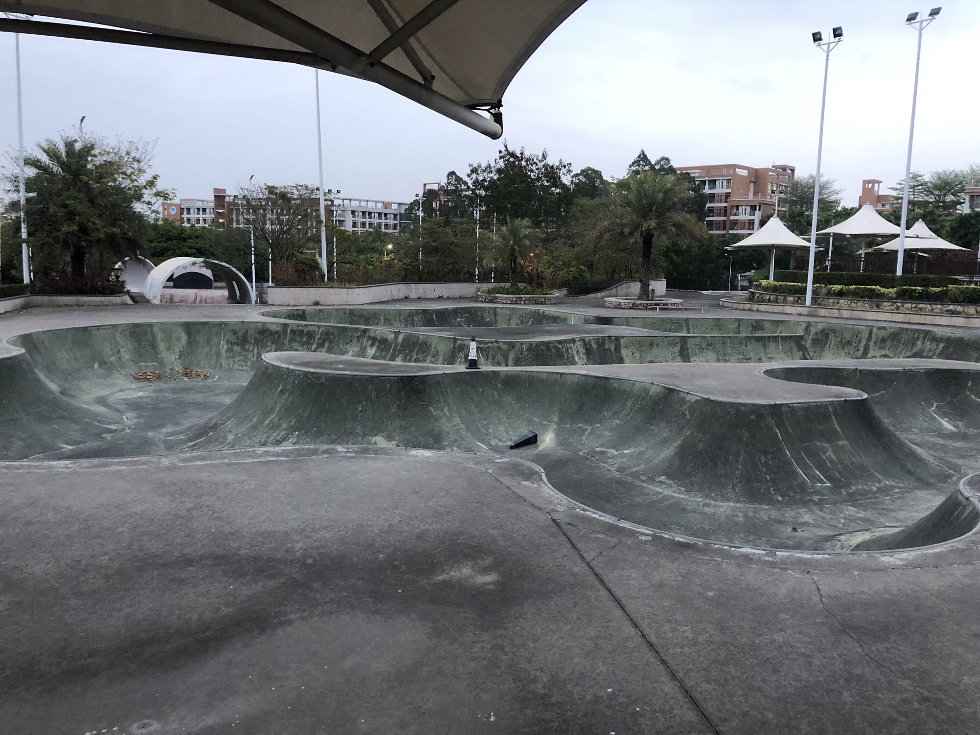 场地封面-广州大学城体育中心轮滑场