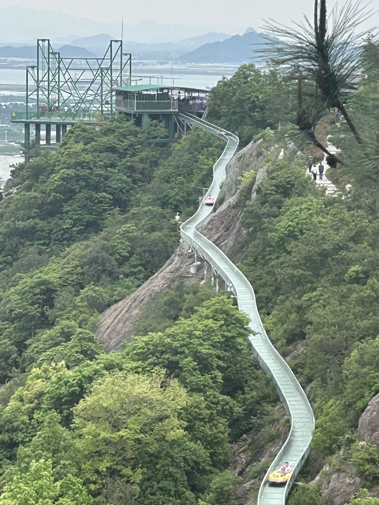 灵岩火山峰景区旅行图片 1