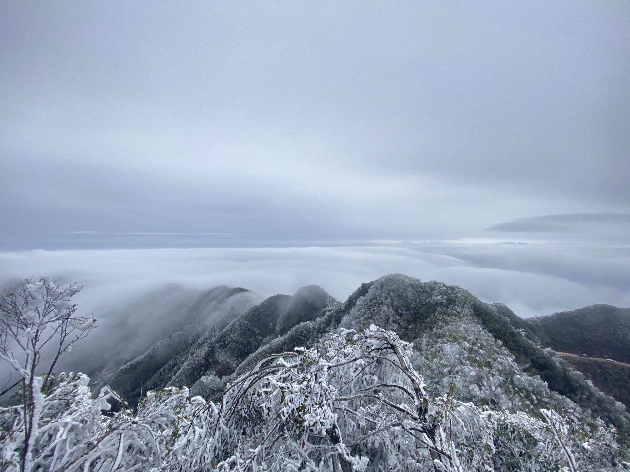 明梅山顶