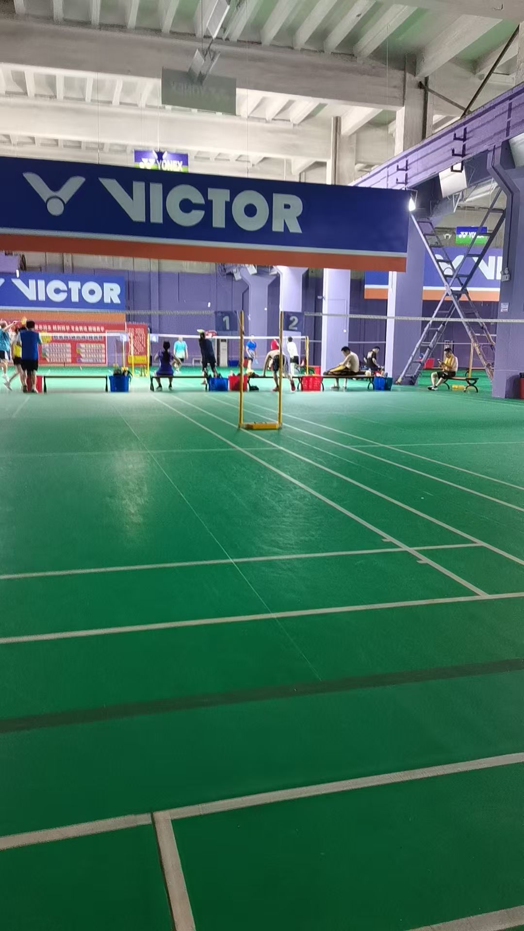 场地封面-武汉泽宇运动中心欢声笑语羽毛球馆