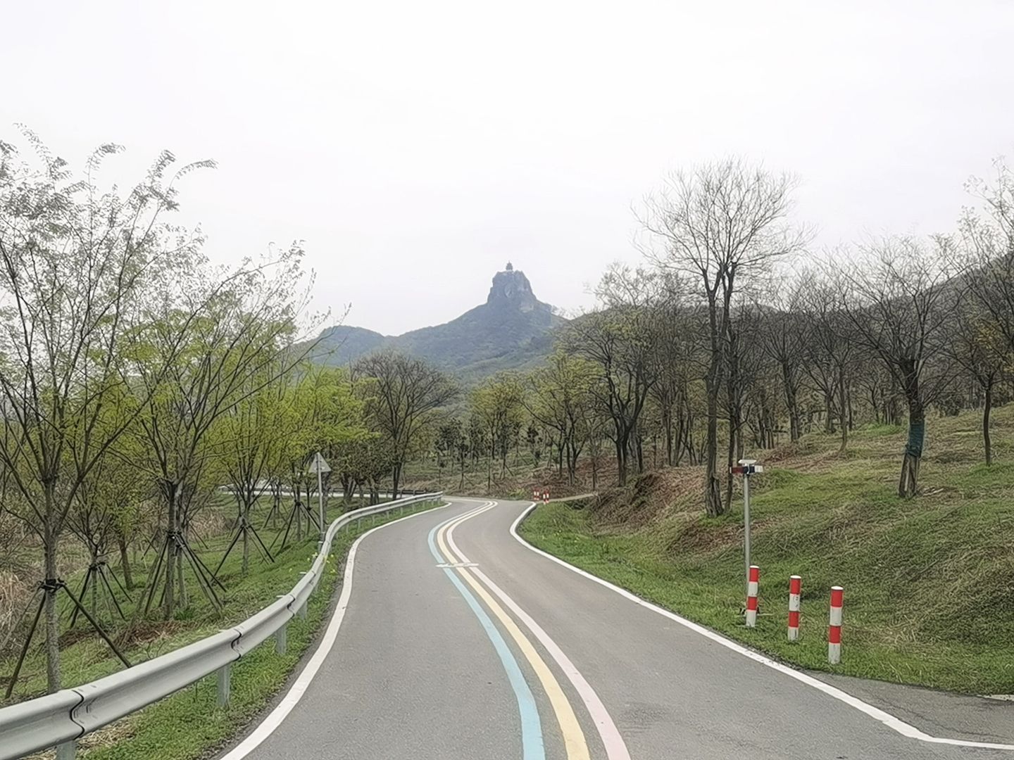 鸡笼山-半月湖风景区旅行图片 2