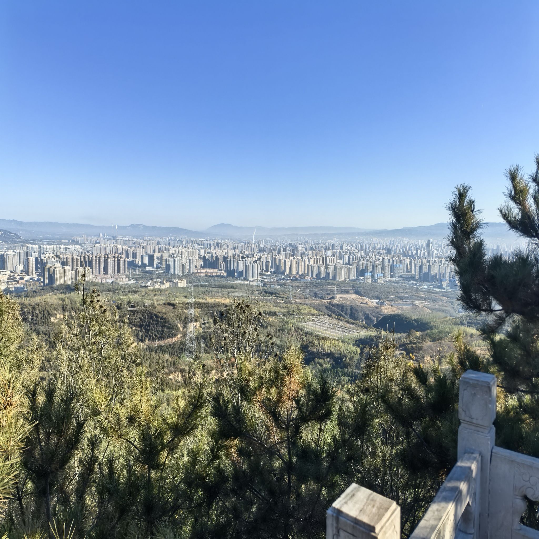 西山枫情城郊森林公园