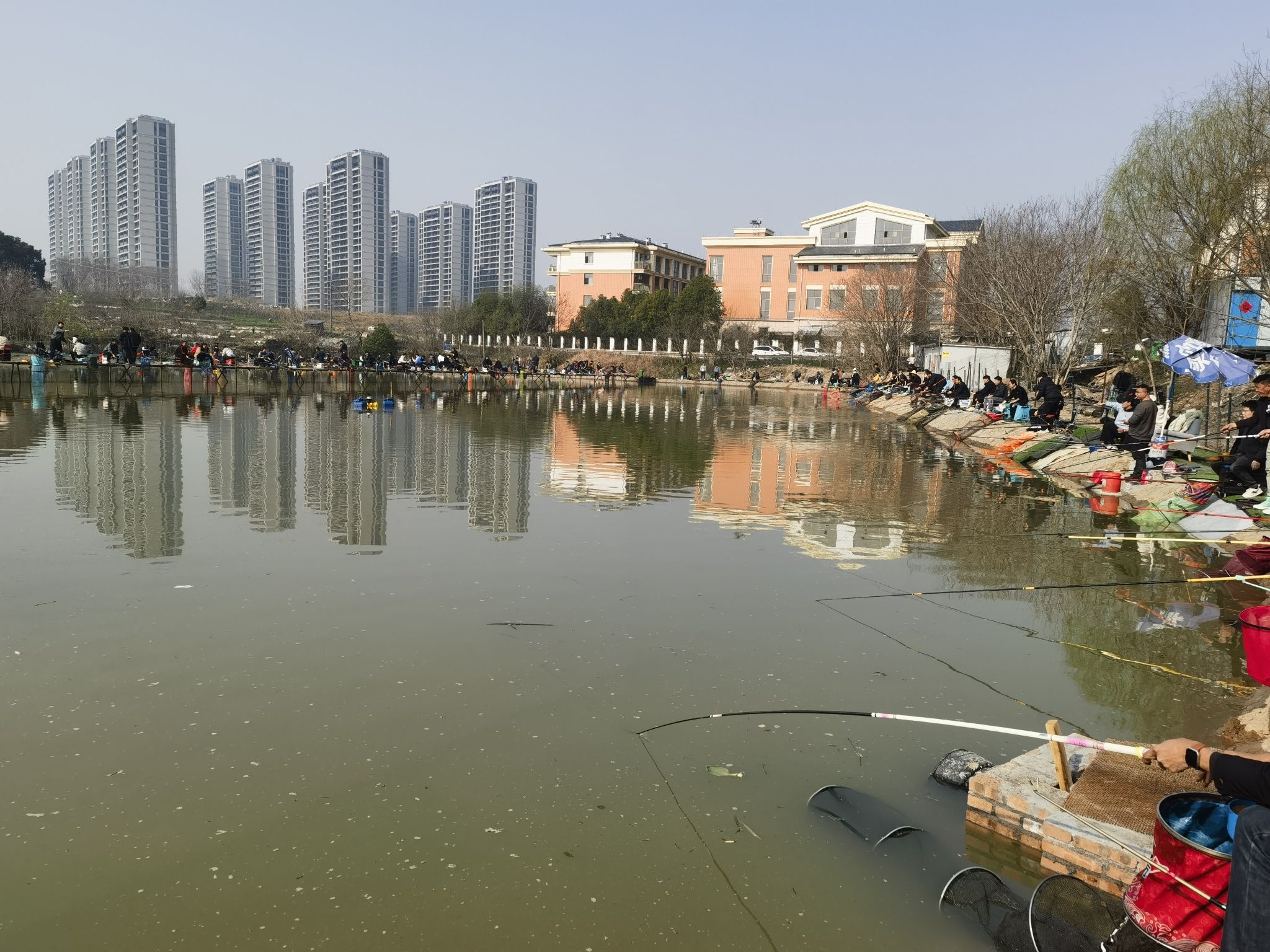 江湾崇逢休闲钓场