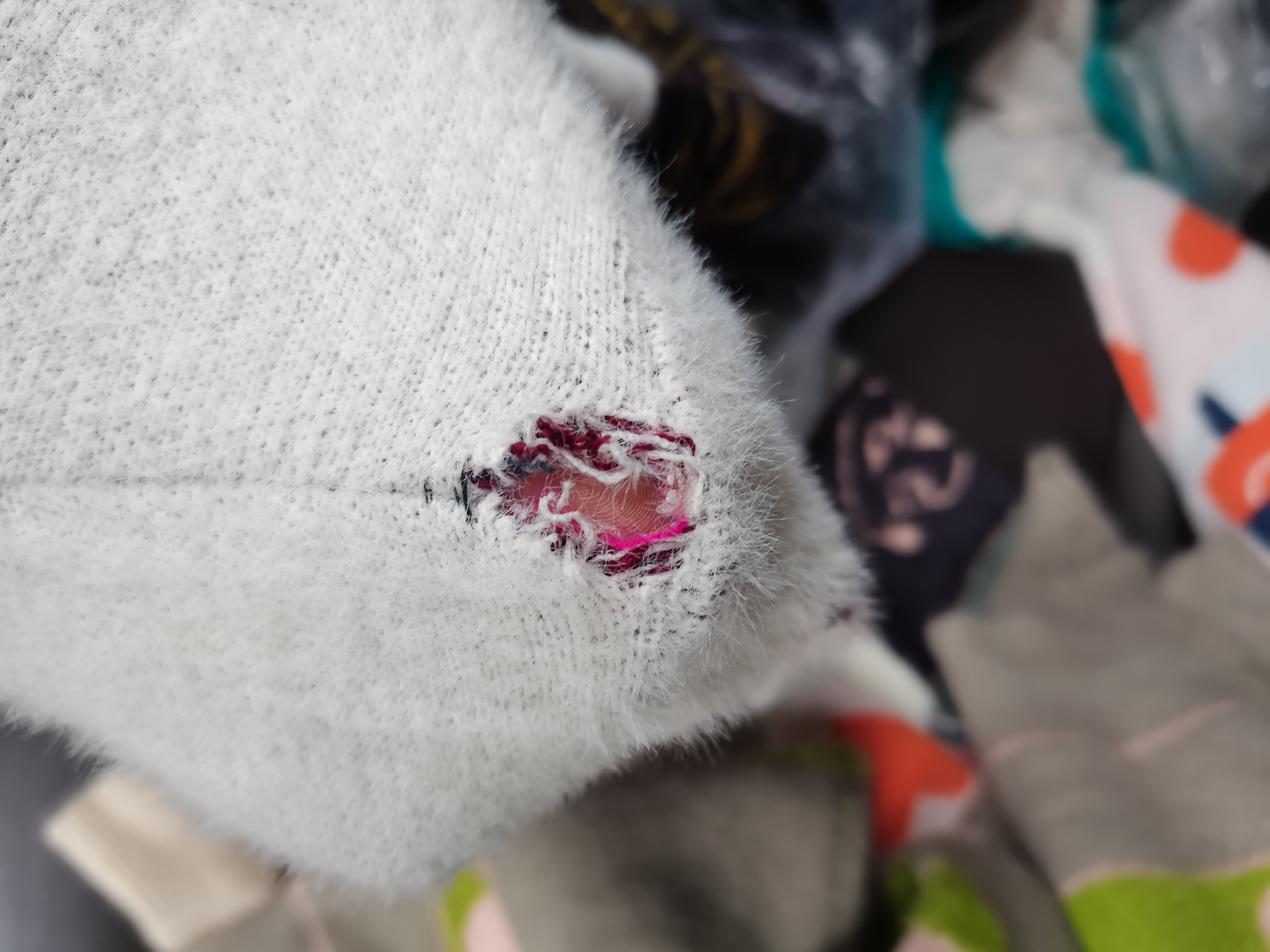 成都鑫鸿腾尾货批发-服装玩具鞋袜