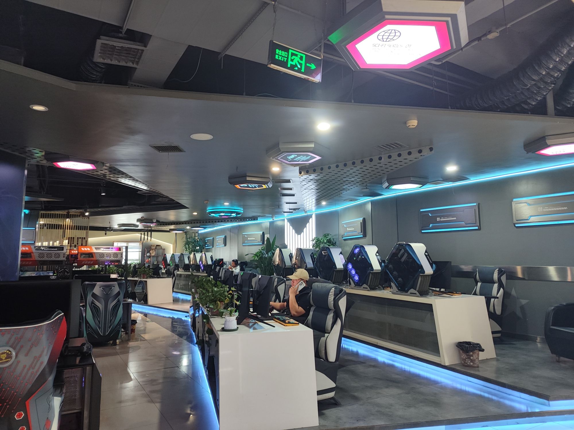 场地封面-前程万里网咖·台球厅·棋牌室