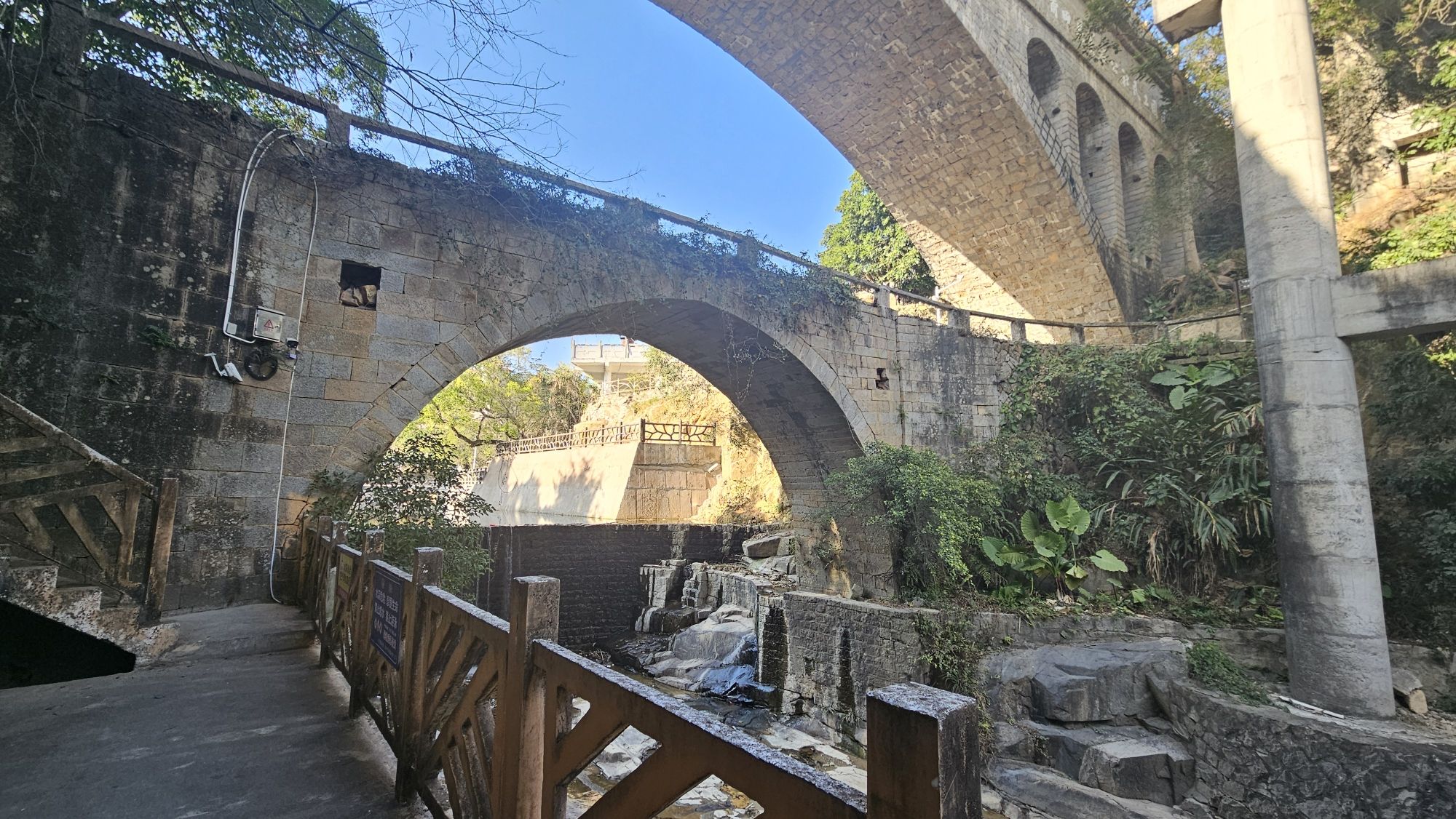 西隐飞瀑旅行图片 2