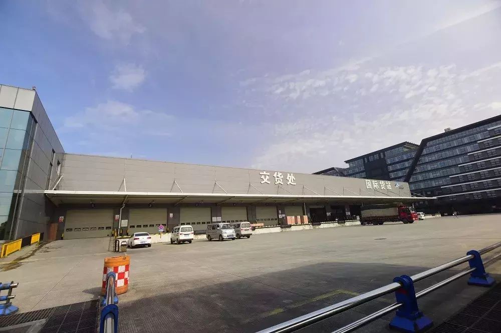 成都瀚溥物流园(装修中)实景图