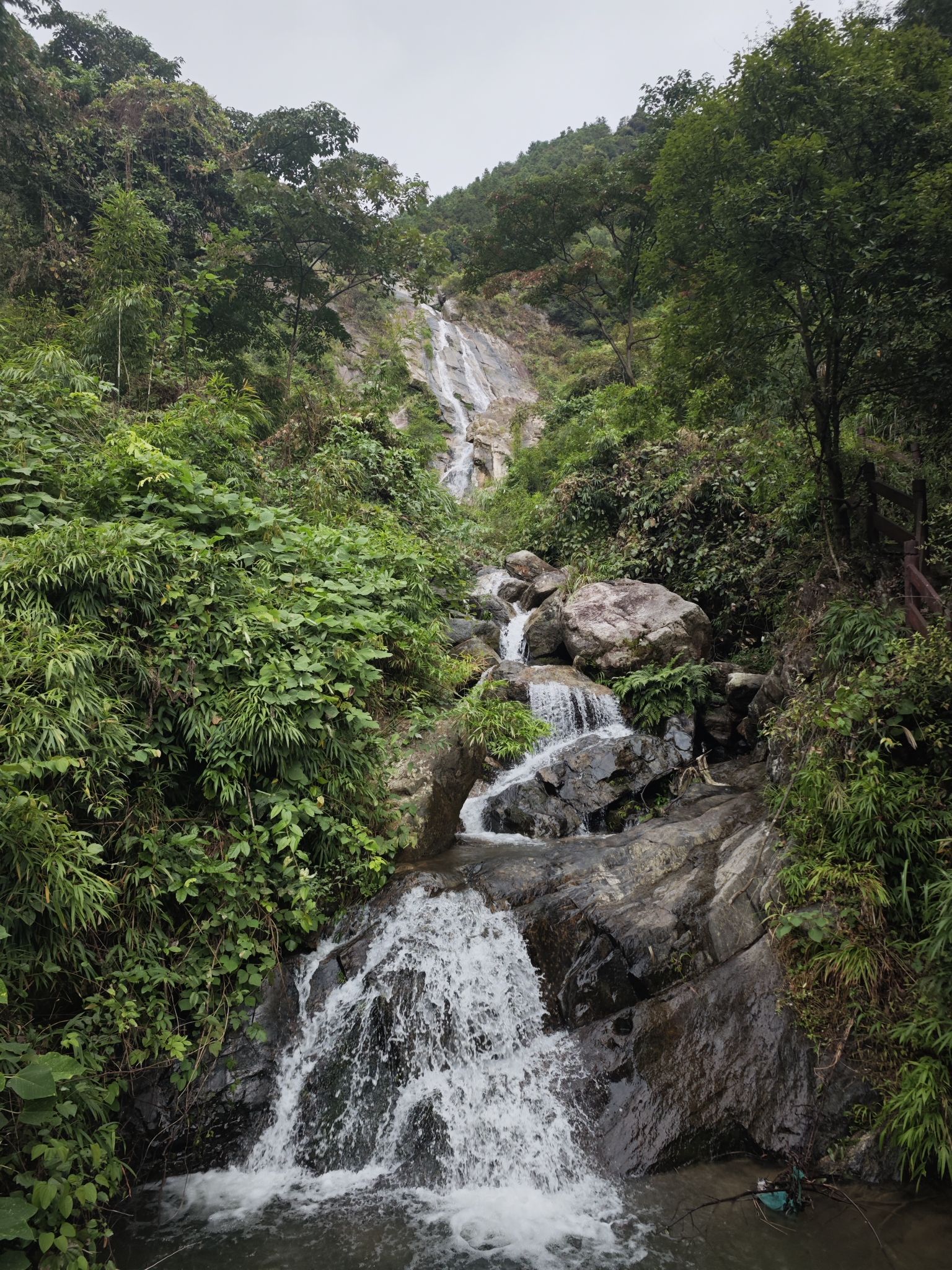 牛塘崖头瀑布旅行图片 1