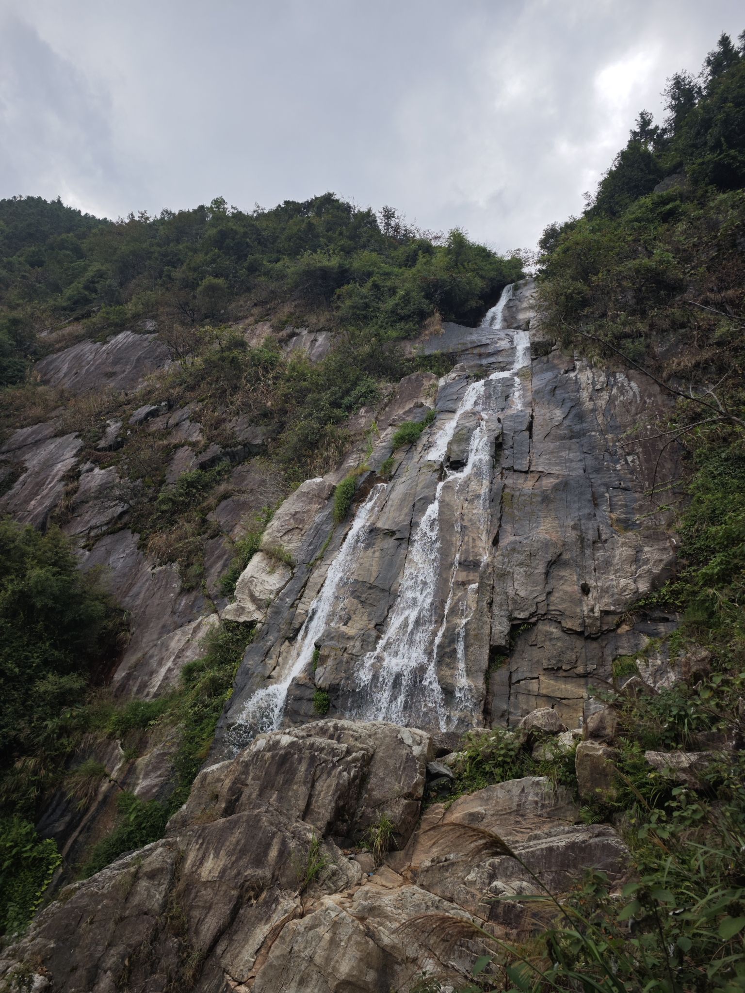 牛塘崖头瀑布旅行图片 2