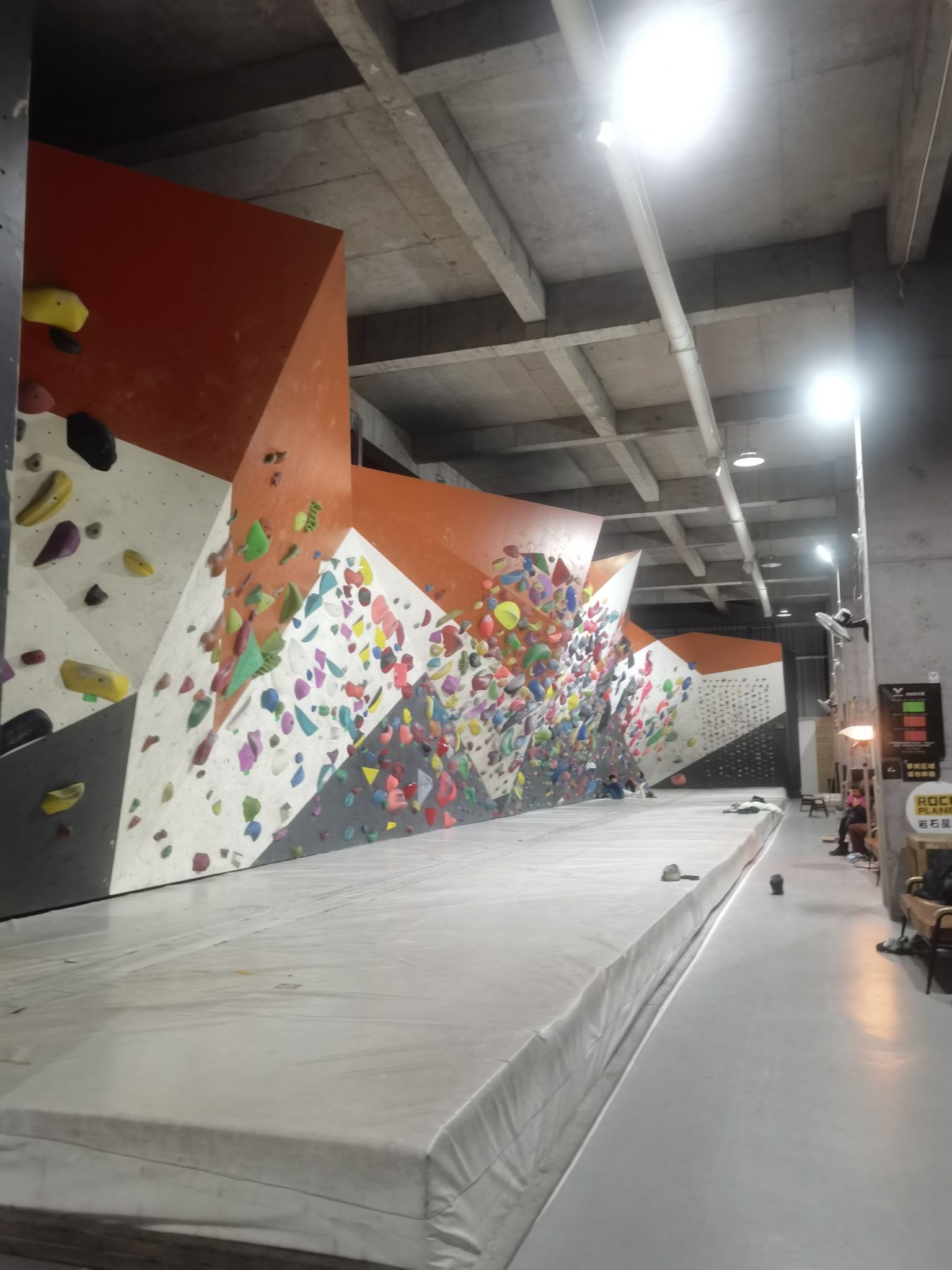 场地封面-重庆黑公羊攀岩馆