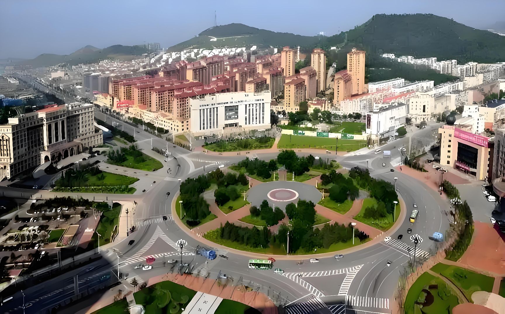 瓦房店市世纪广场旅行图片 1